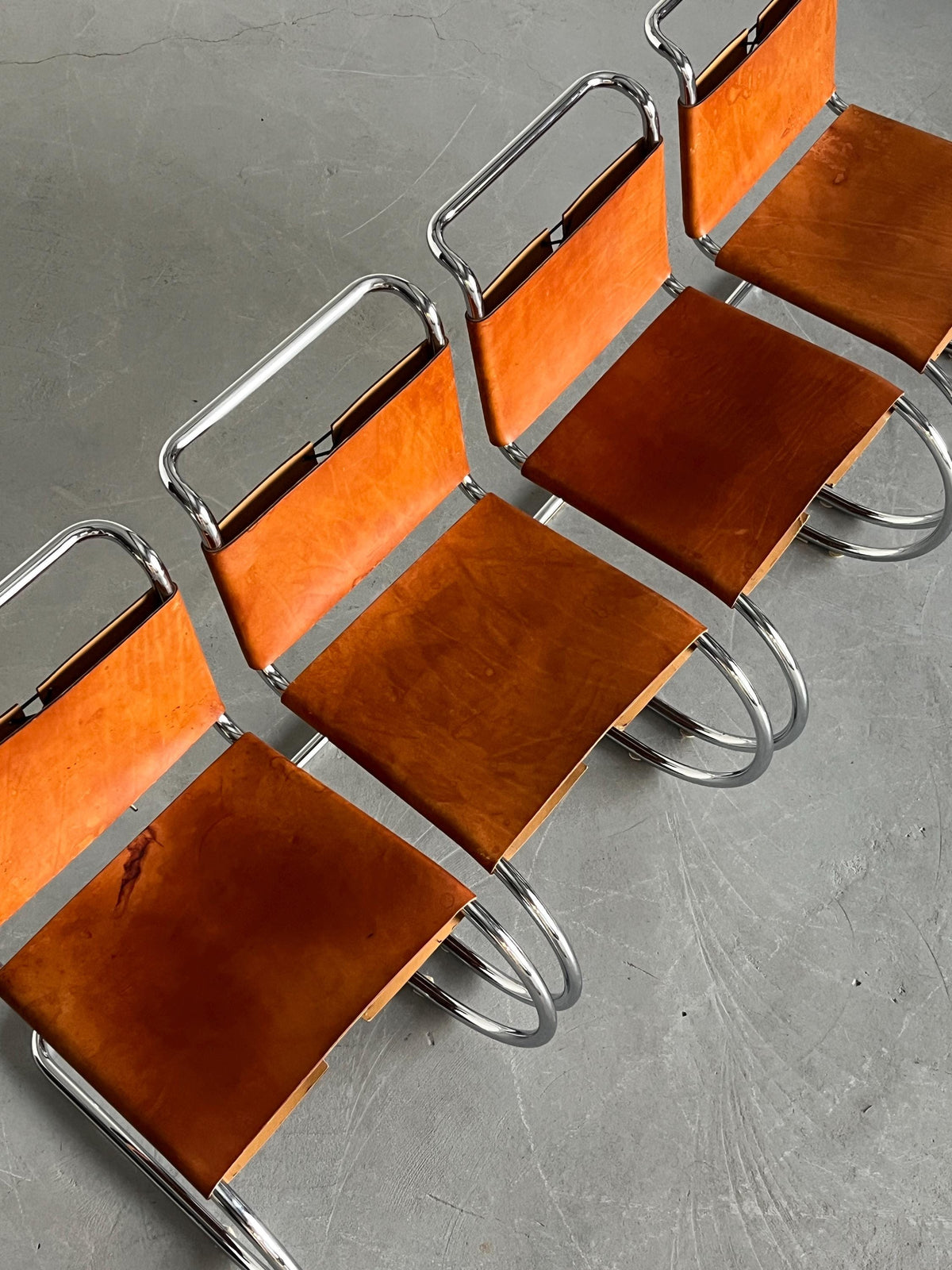 Vintage MR10 Stuhl von Mies van der Rohe für Bononia in Cognacleder Set von 4