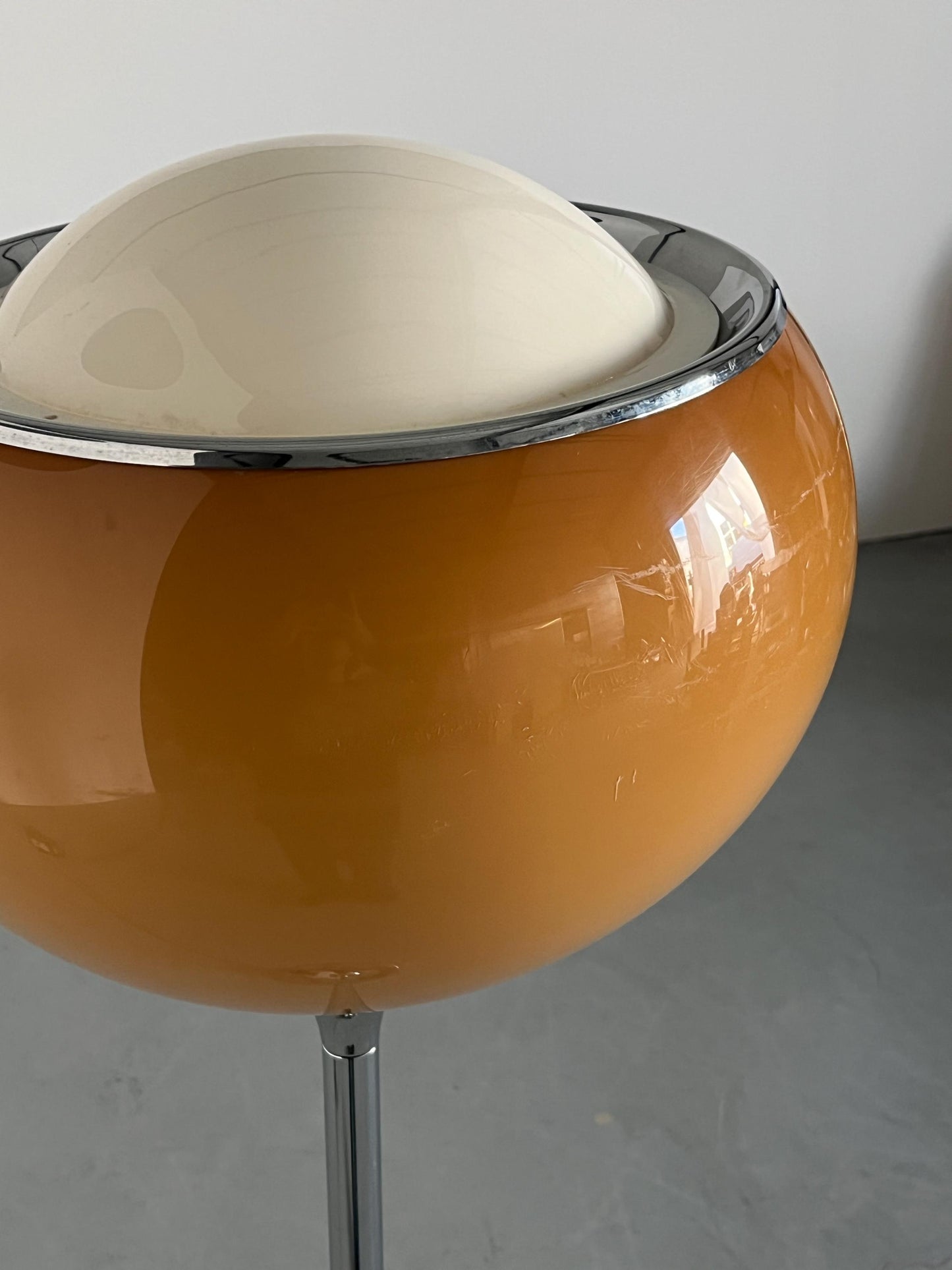 Vintage Big Bud Stehlampe von Harvey Guzzini Braun Kunststoff Chromstahl 1968 Italien