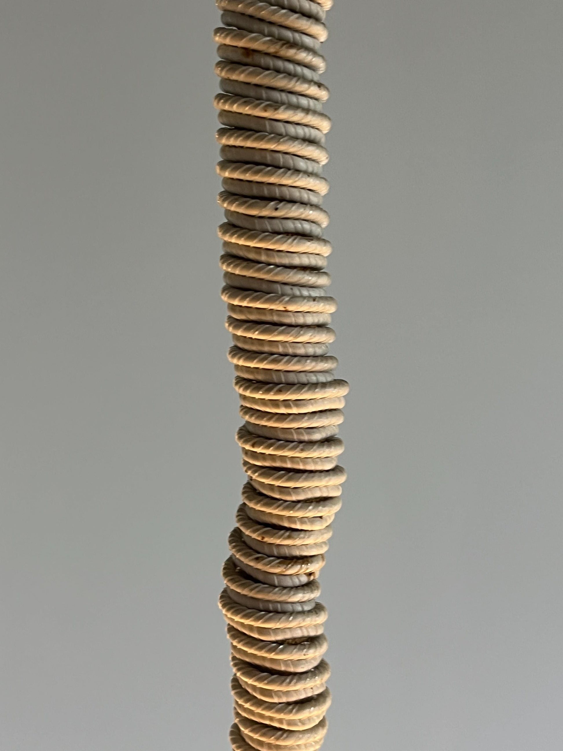 Vintage Pendelleuchte 'Burgos' von Harvey Guzzini für Meblo, weiß, Space Age