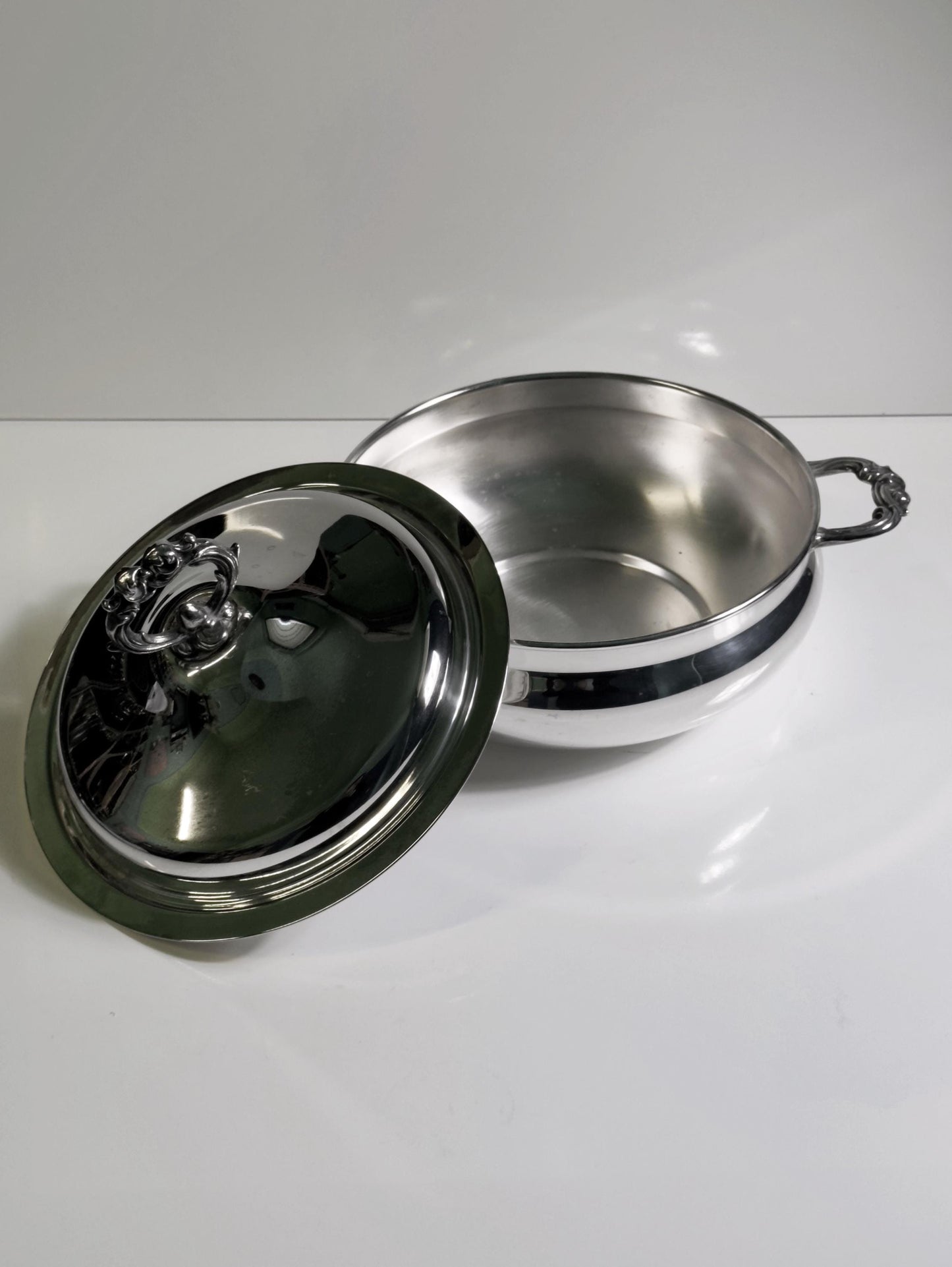 Vintage Schale mit Henkel und Deckel