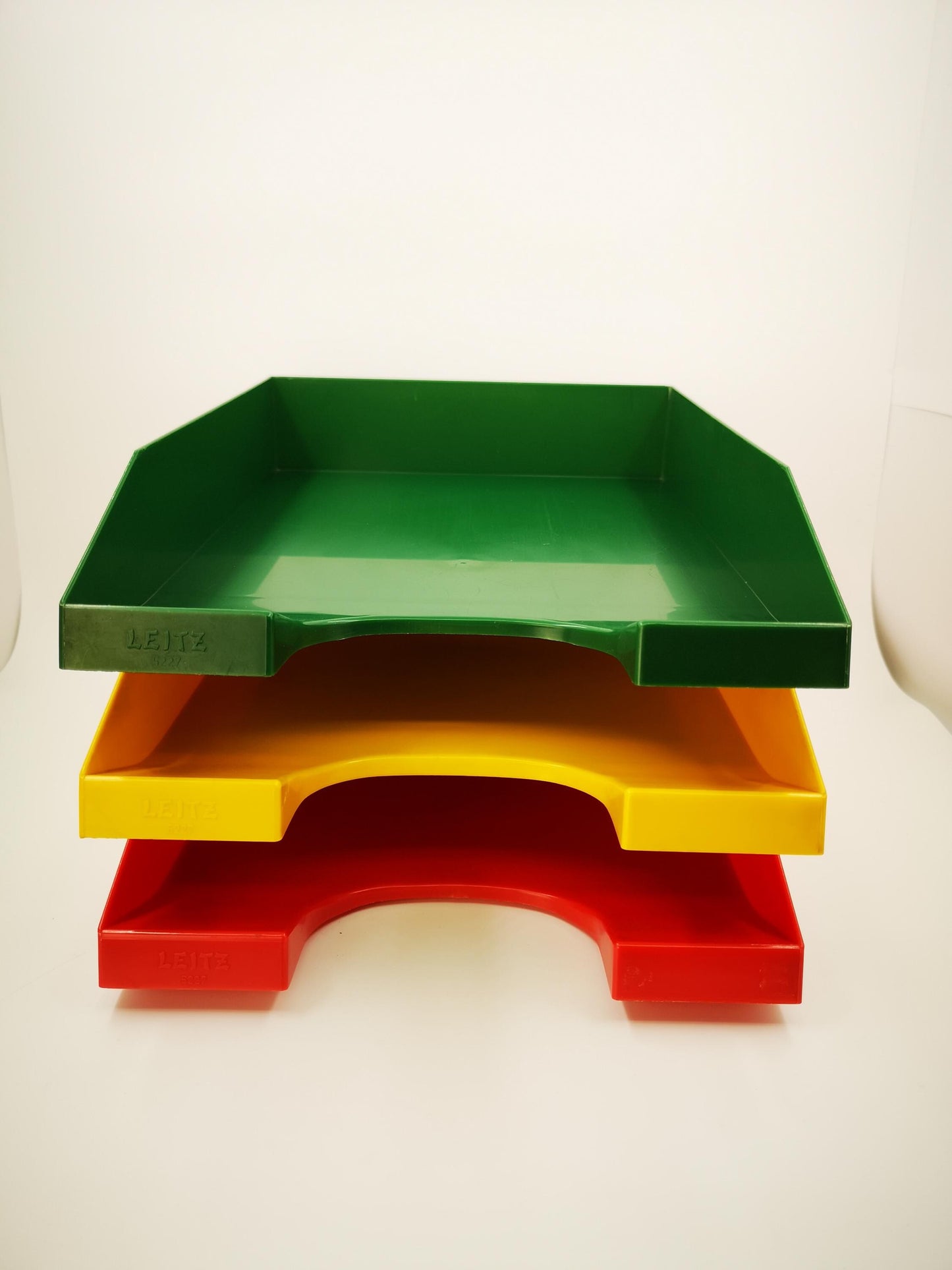 Vintage Briefablage Set von 3 von LEITZ grün gelb rot stapelbar