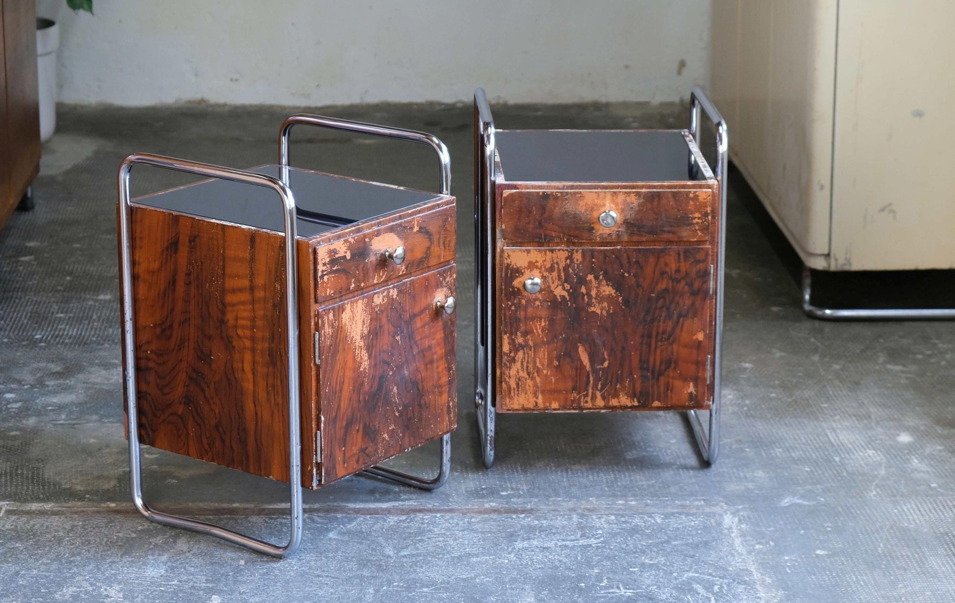 Vintage Nachttisch Set von 2 Bauhaus von unbekannt für unbekannt mit Schublade und Glasplatte