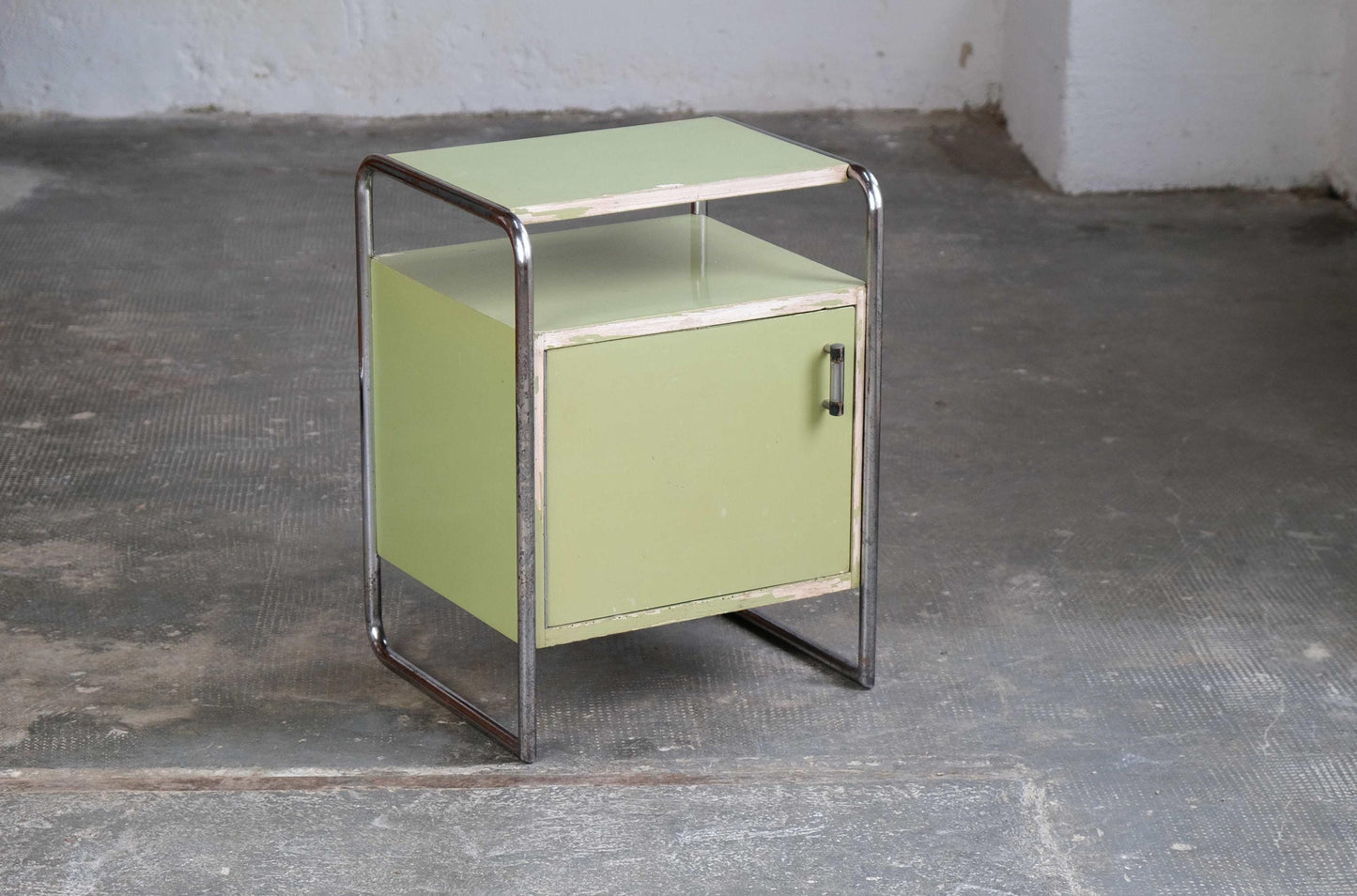 Vintage Nachttisch B 107 für Thonet lindgrün