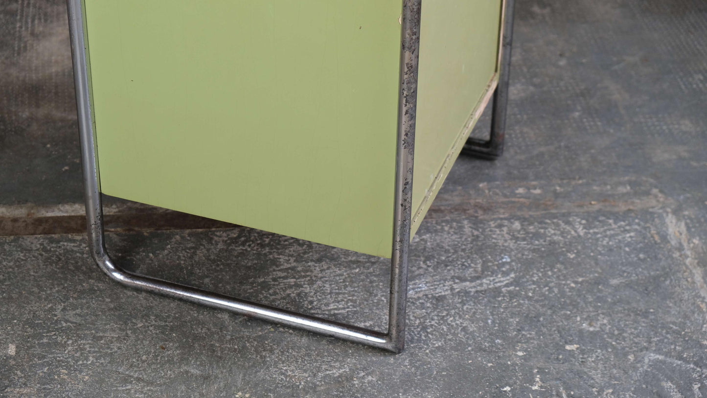 Vintage Nachttisch B 107 für Thonet lindgrün