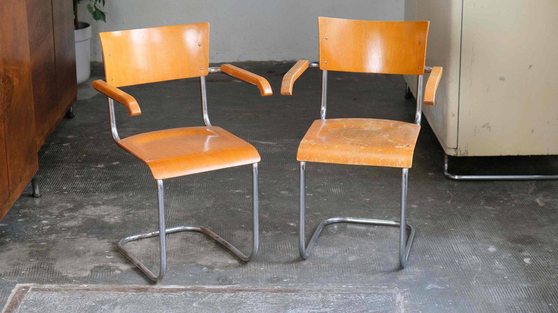 Vintage Freischwinger Armlehnstuhl Set von 2 von Bauhaus