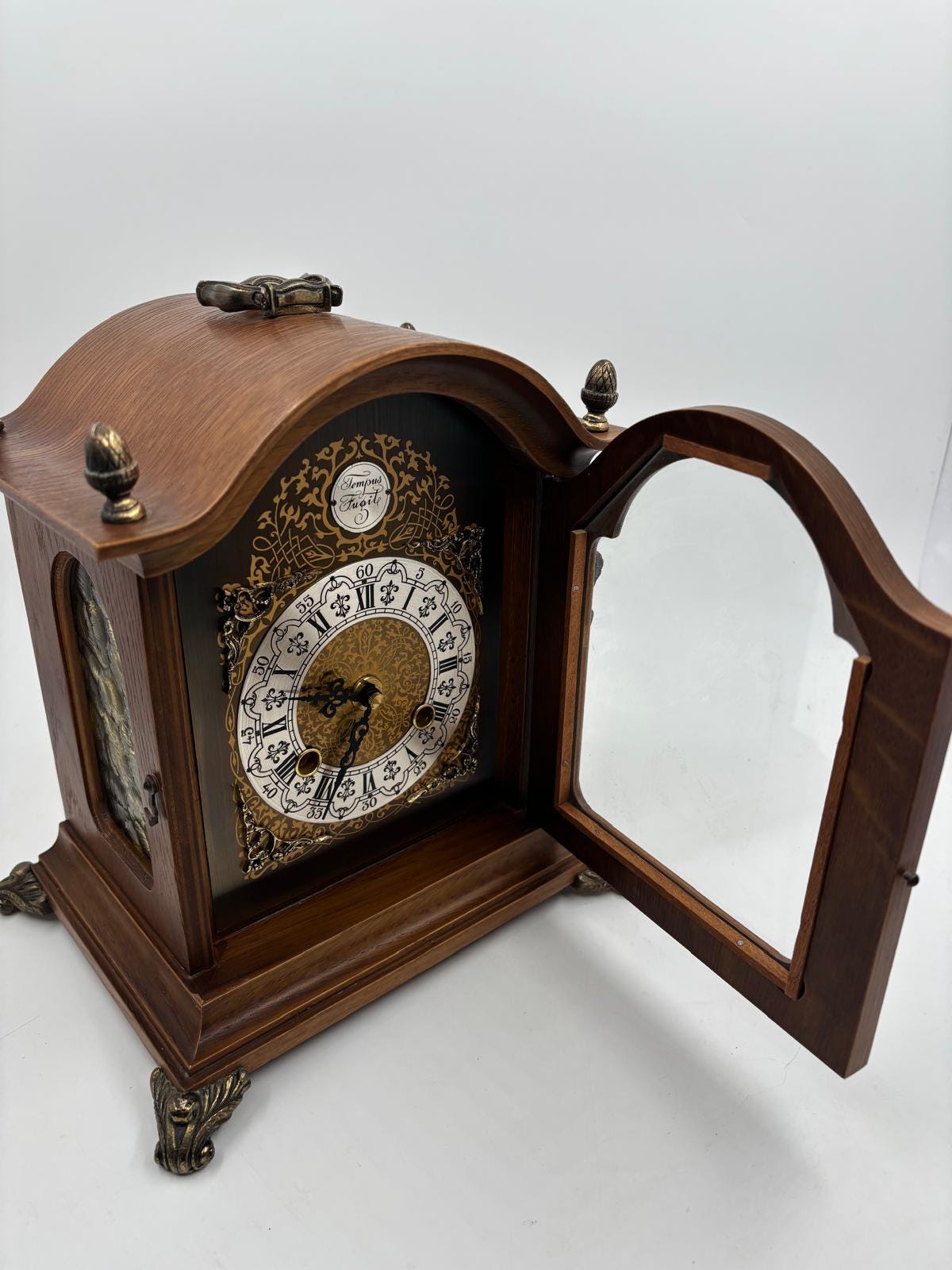 Vintage Tischuhr Tempus Fugit von unbekannt für unbekannt Holz Messing Barockstil