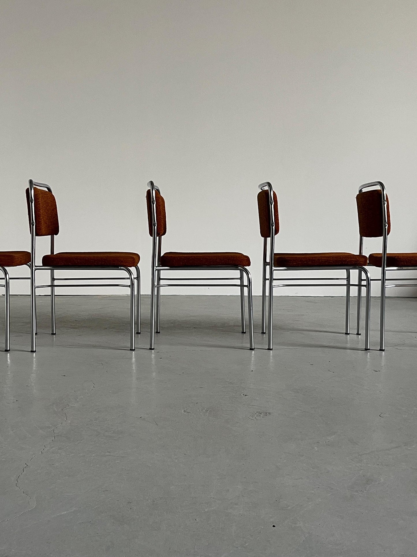 Vintage Stuhl von Hans Fiedler und Hans Heyder für Bauhaus, braun, stapelbar, 1970er