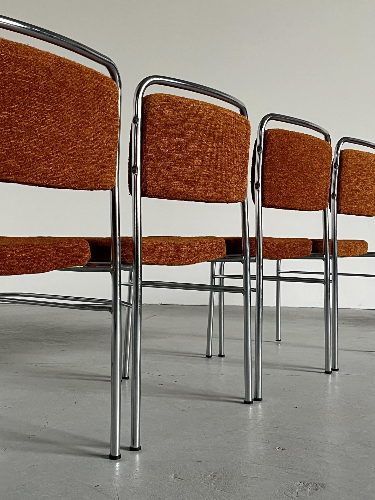 Vintage Stuhl von Hans Fiedler und Hans Heyder für Bauhaus, braun, stapelbar, 1970er