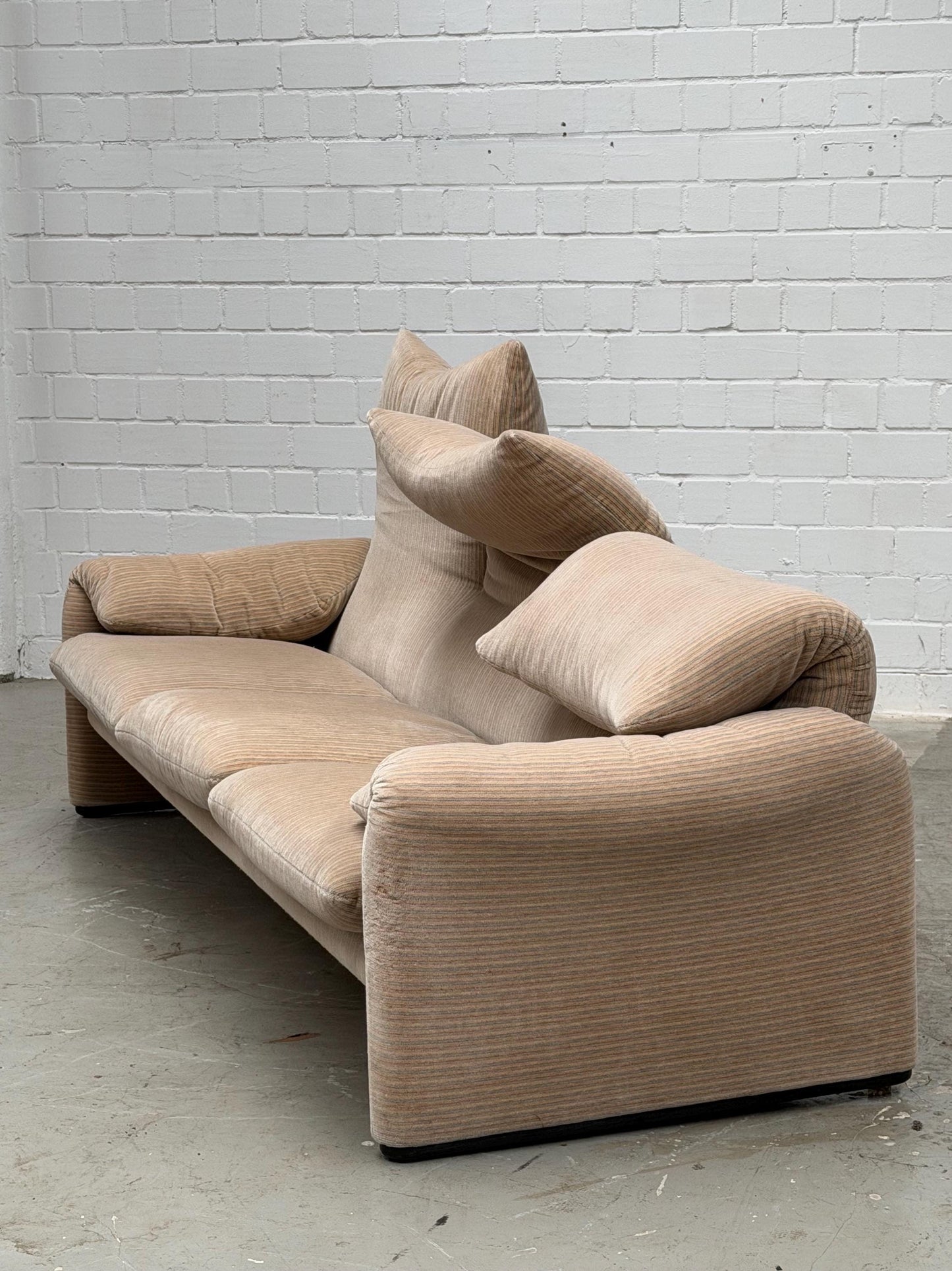 Vintage Sofa Maralunga von Vico Magistretti für Cassina mit gestreiftem Missoni-Stoff