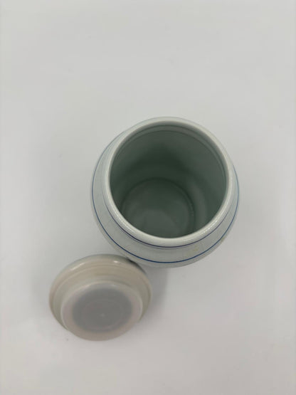 Vintage Dose von GKB Hand Painted Delfts Holland mit Windmühlenmotiv