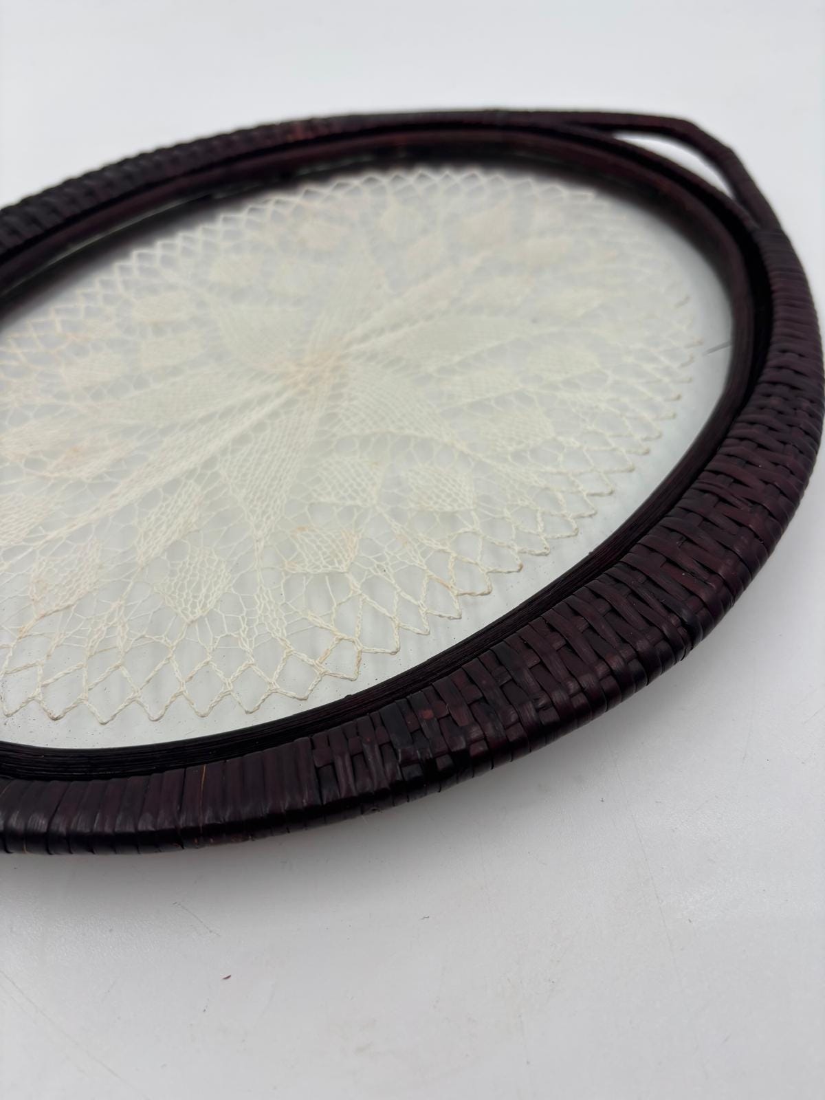 Vintage Tablett mit Glas und Häkeldeckchen ca. 30 cm