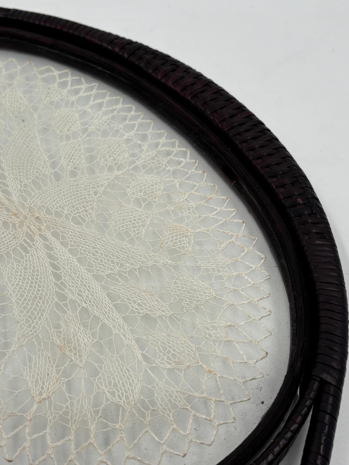 Vintage Tablett mit Glas und Häkeldeckchen ca. 30 cm