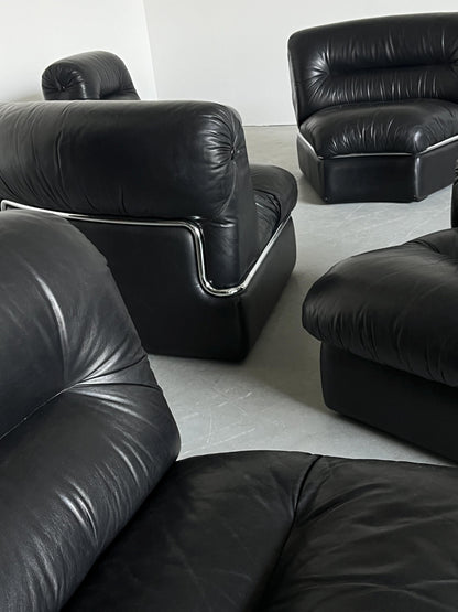 Vintage Sofa Set von 5 Modulen, italienisch, schwarz, 1970er, gebogener Chromrahmen