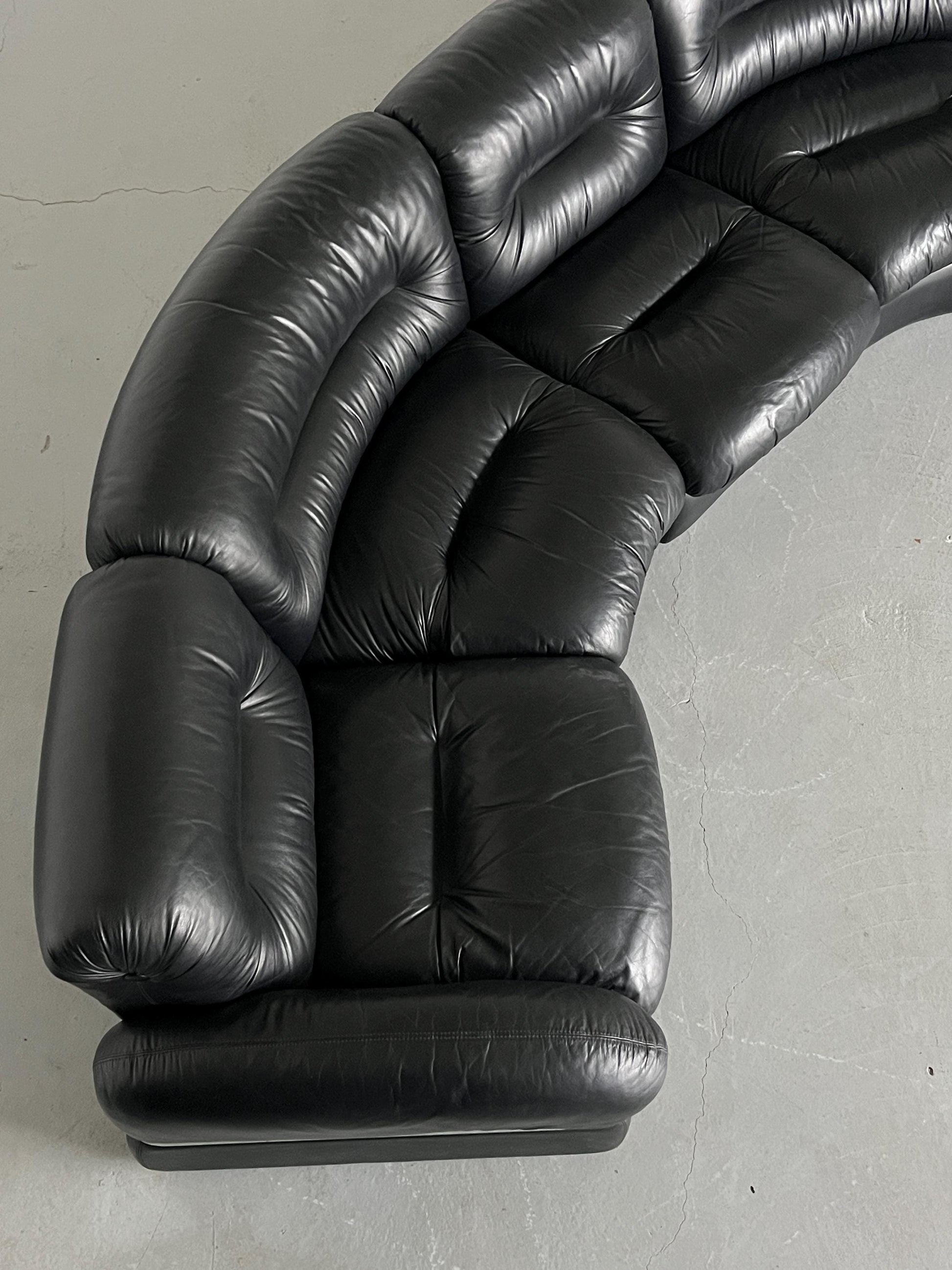 Vintage Sofa Set von 5 Modulen, italienisch, schwarz, 1970er, gebogener Chromrahmen