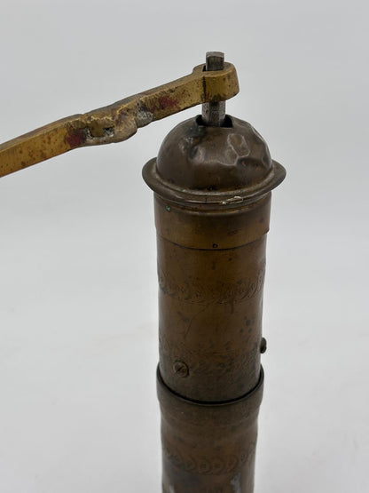 Vintage Kaffeemühle osmanisch Messing mit Mond und Stern stark gebraucht