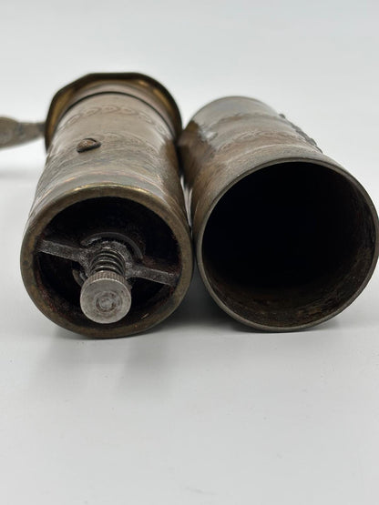 Vintage Kaffeemühle osmanisch Messing mit Mond und Stern stark gebraucht