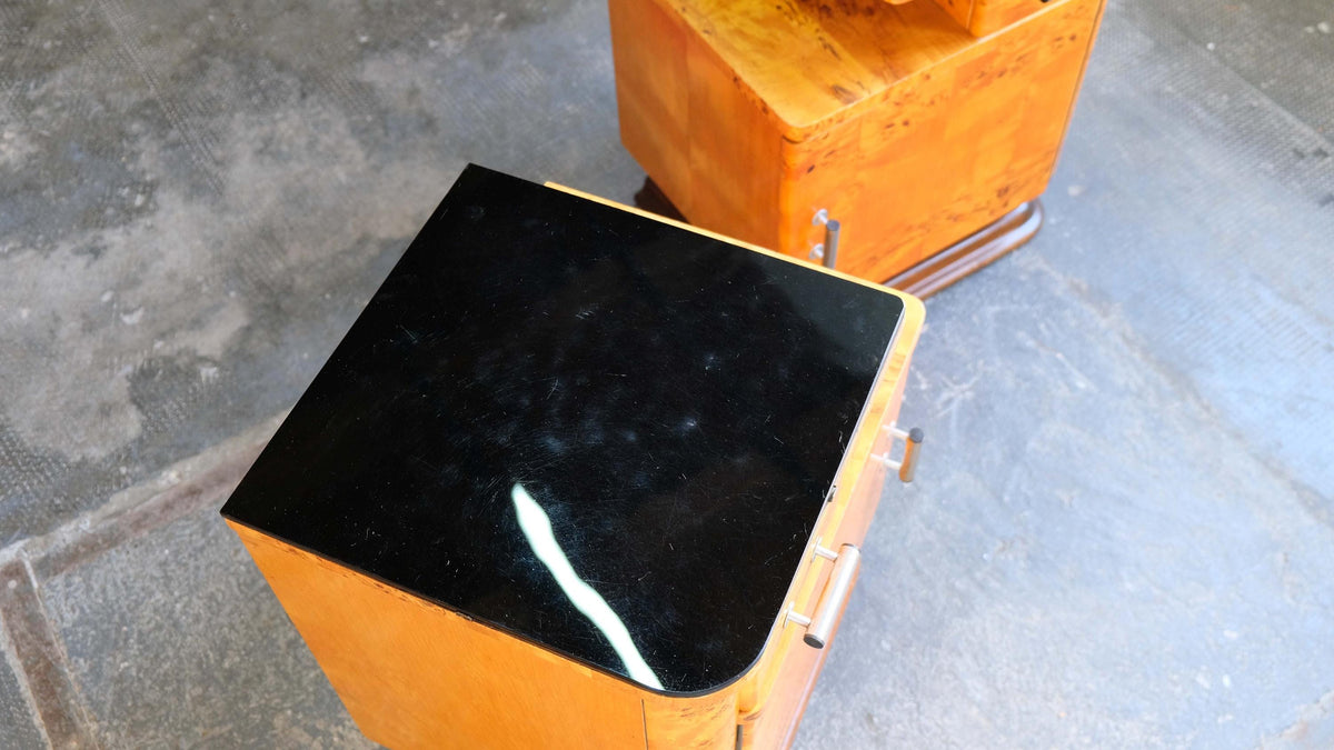 Vintage Nachttisch Gelbbraun Schwarz Vogelaugenahorn Glas Metall