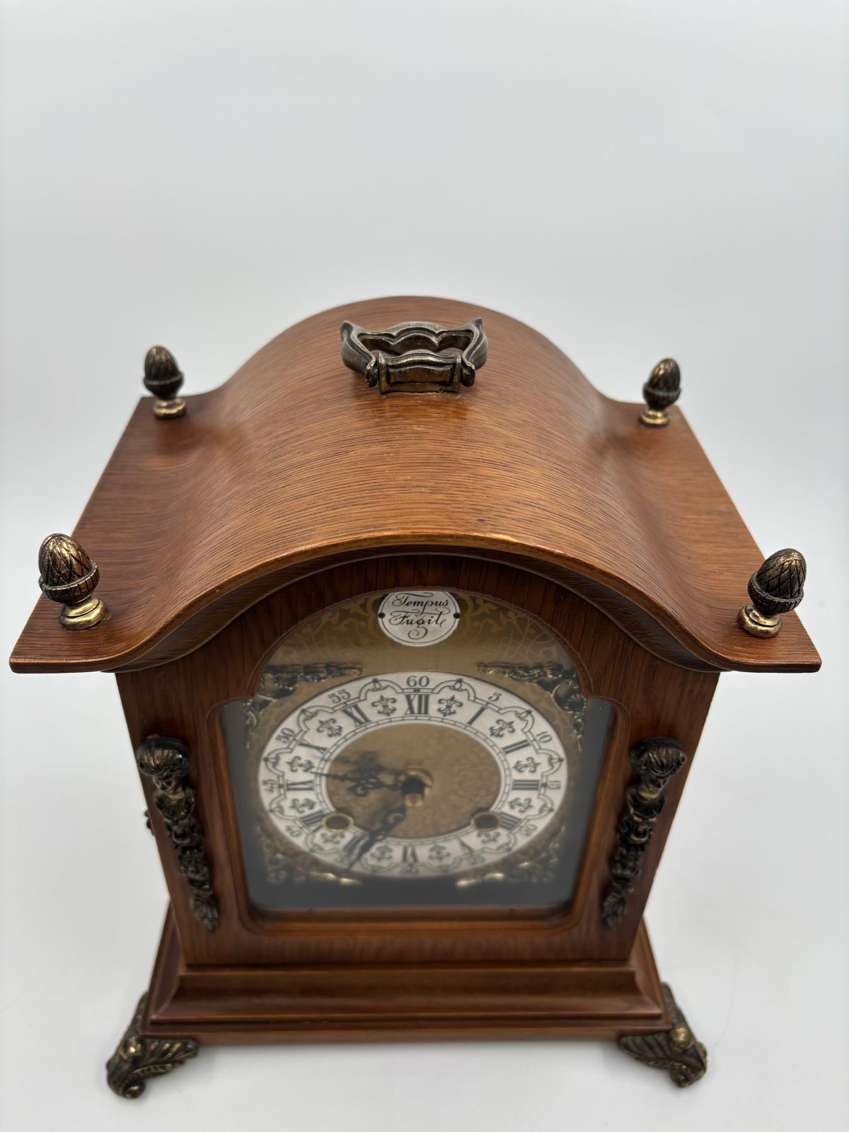 Vintage Tischuhr Tempus Fugit von unbekannt für unbekannt Holz Messing Barockstil