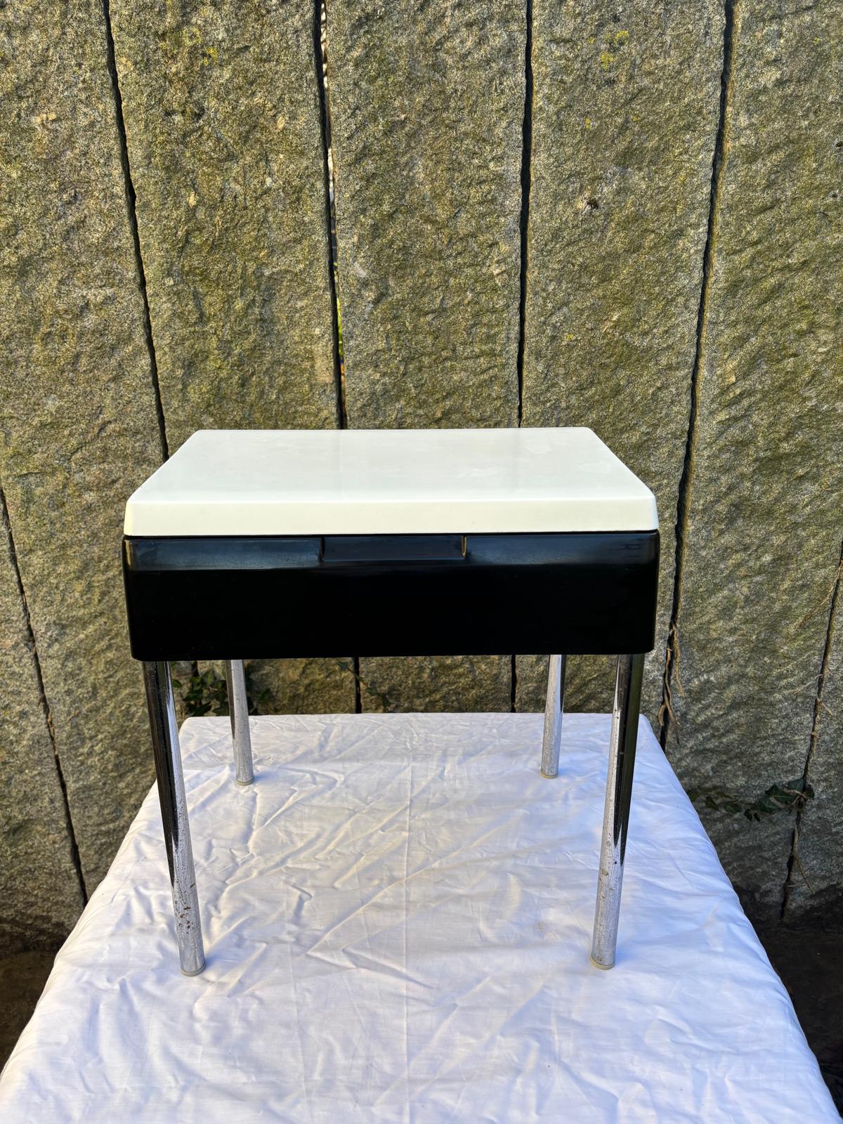 Vintage Beistelltisch Mod Elba von unbekannt für unbekannt klappbar Kunststoffplatte