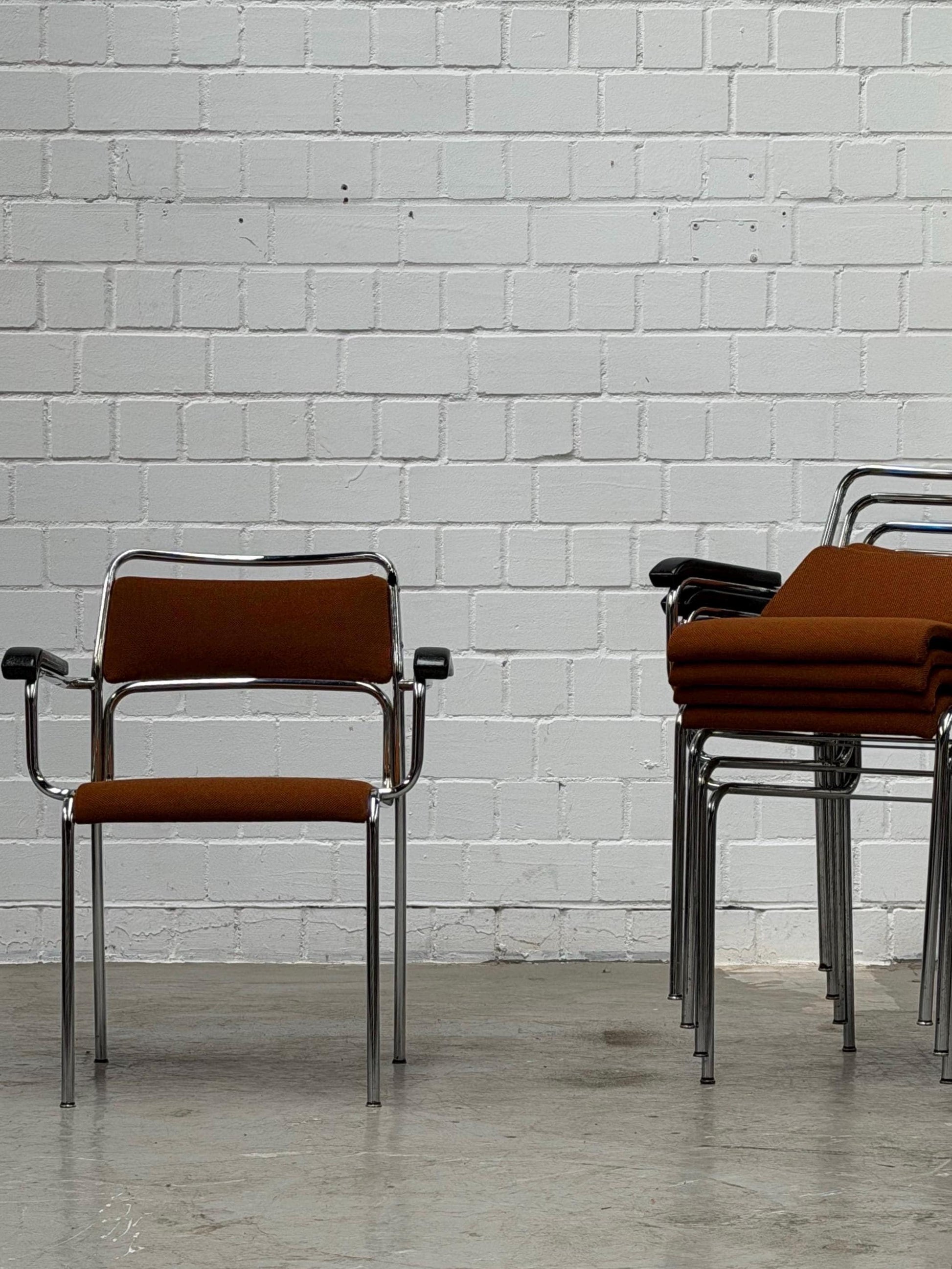 Vintage Stuhl verchromt brauner Stoffbezug Bauhaus stapelbar West-Germany