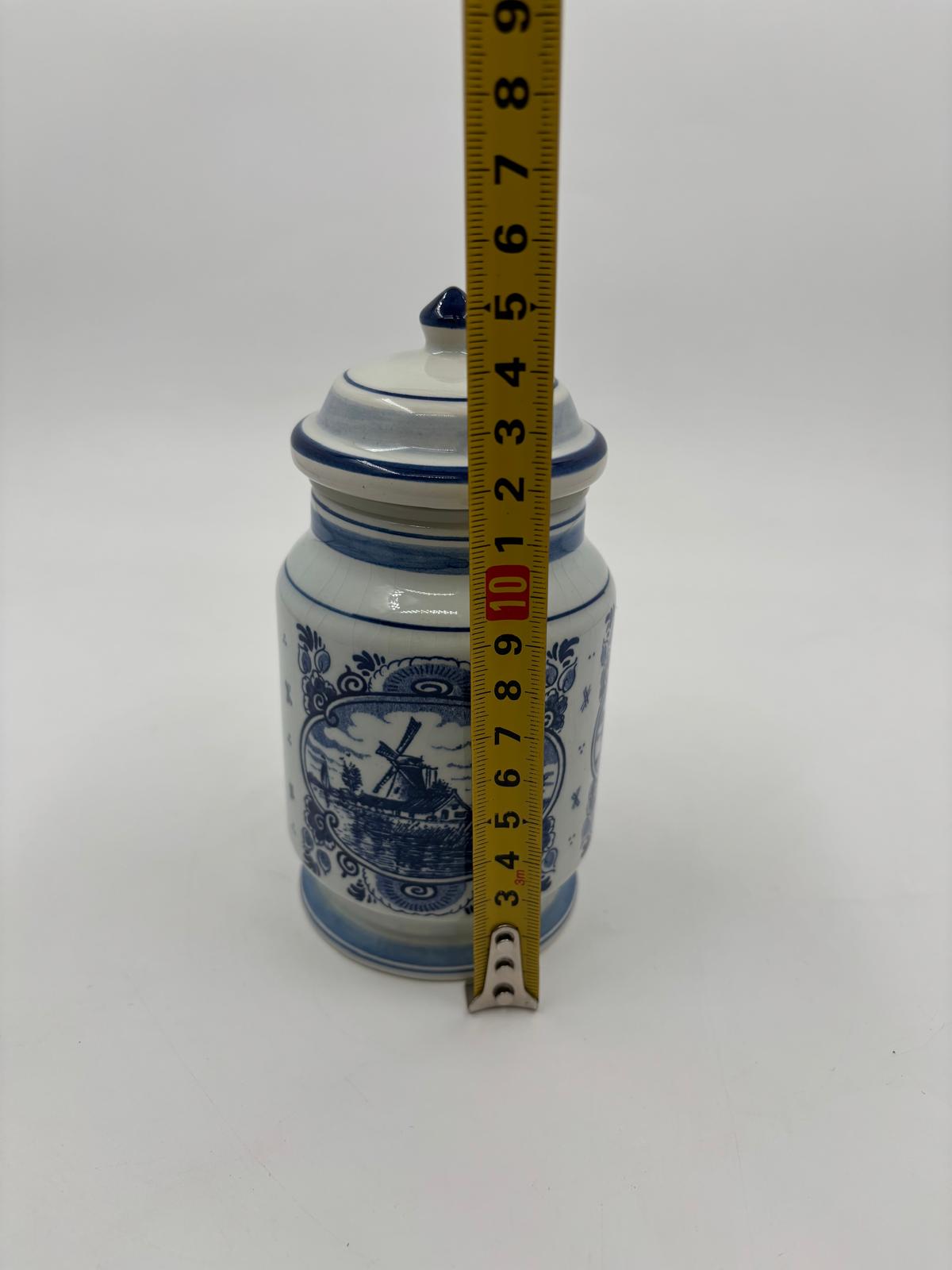 Vintage Dose von GKB Hand Painted Delfts Holland mit Windmühlenmotiv