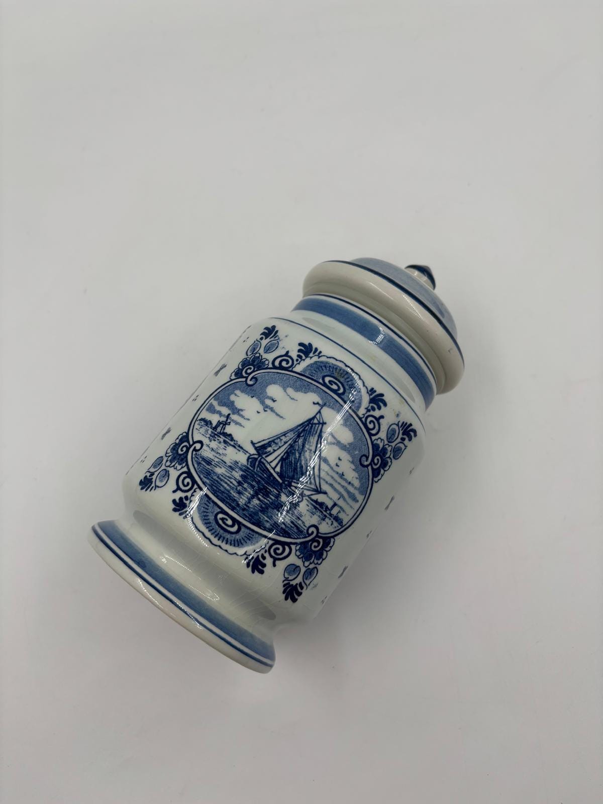 Vintage Dose von GKB Hand Painted Delfts Holland mit Windmühlenmotiv