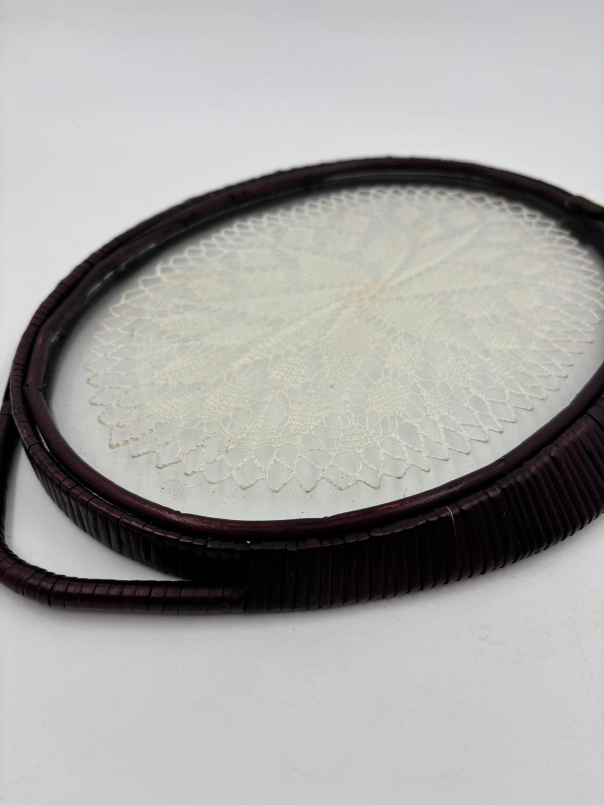 Vintage Tablett mit Glas und Häkeldeckchen ca. 30 cm