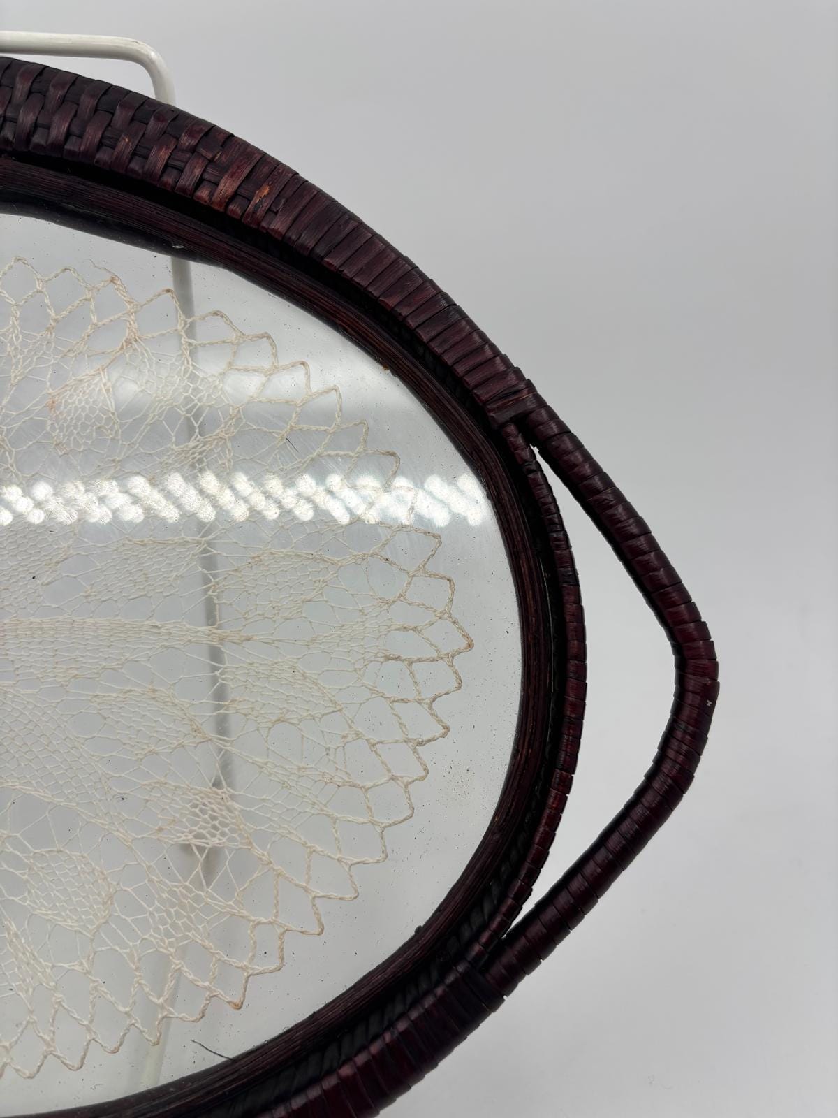 Vintage Tablett mit Glas und Häkeldeckchen ca. 30 cm