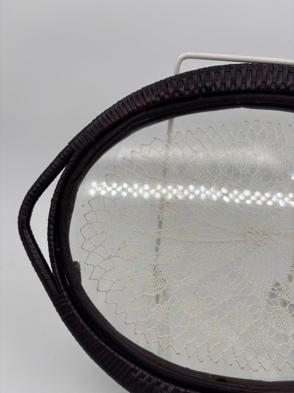 Vintage Tablett mit Glas und Häkeldeckchen ca. 30 cm