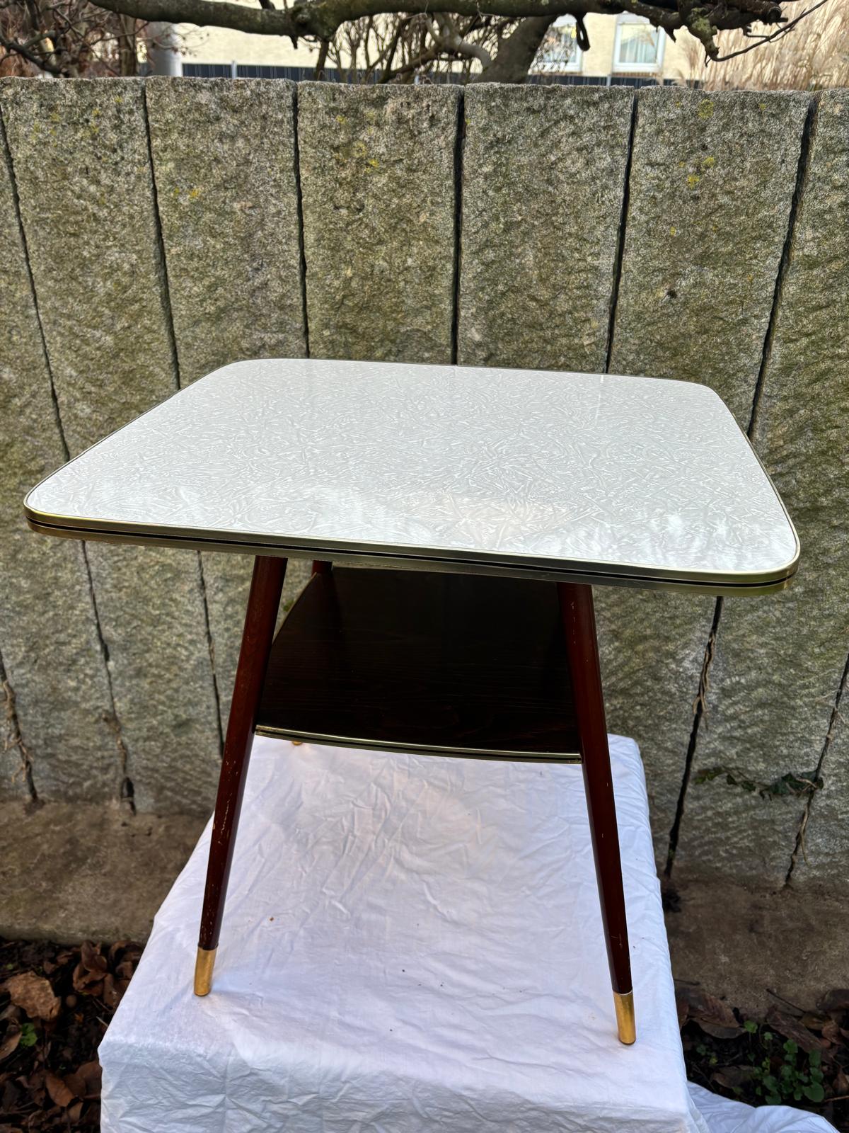 Vintage Beistelltisch Nierentisch drehbare Platte weiß Marmor-Optik von unbekannt