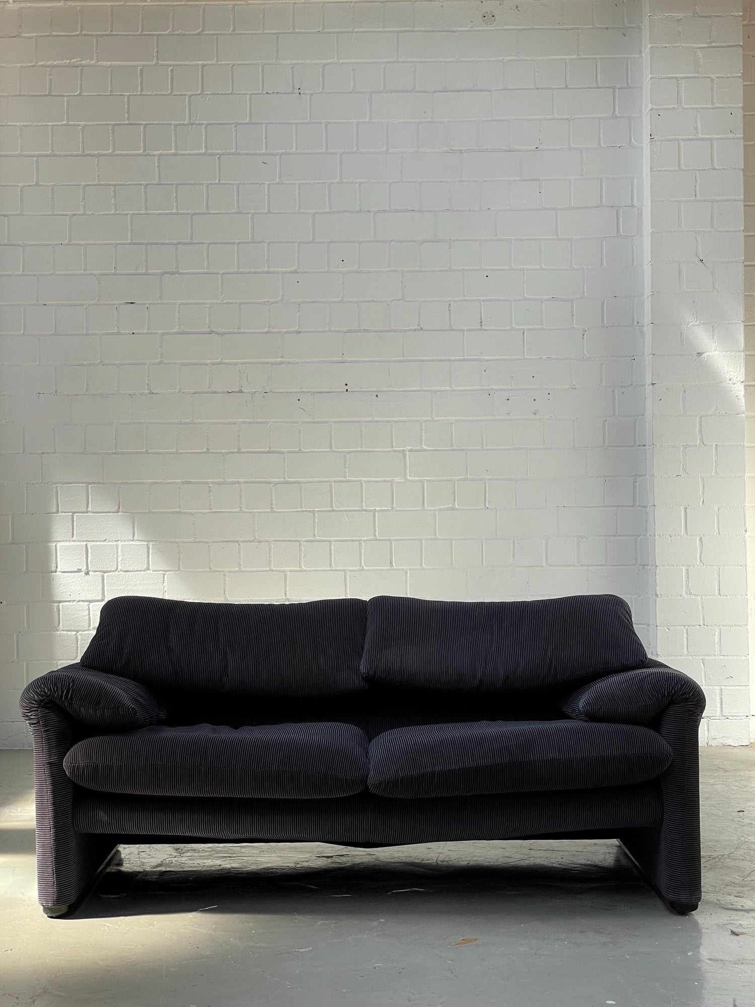 Vintage Sofa Maralunga von Vico Magistretti für Cassina gestreift schwarz anthrazit