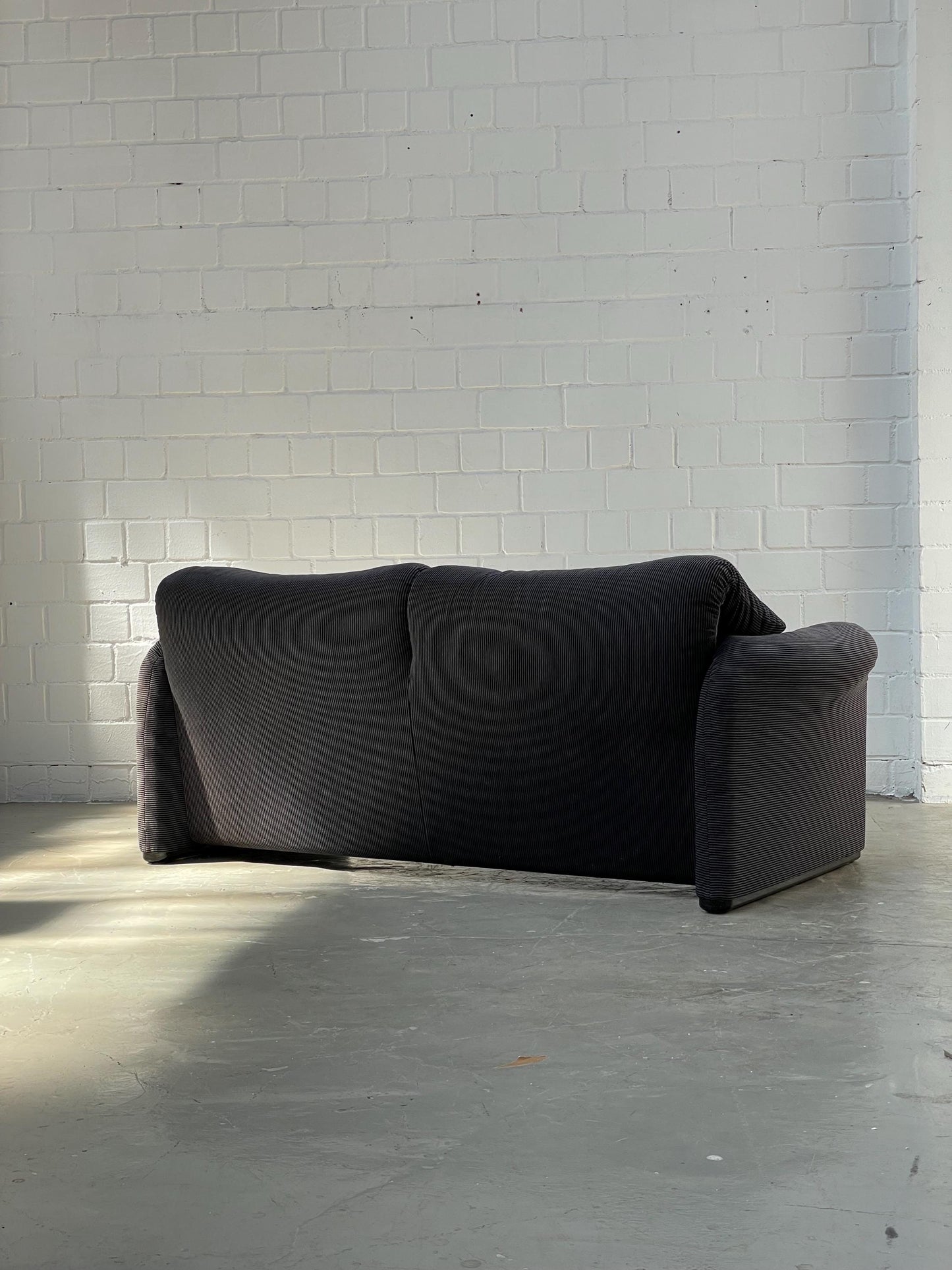 Vintage Sofa Maralunga von Vico Magistretti für Cassina gestreift schwarz anthrazit