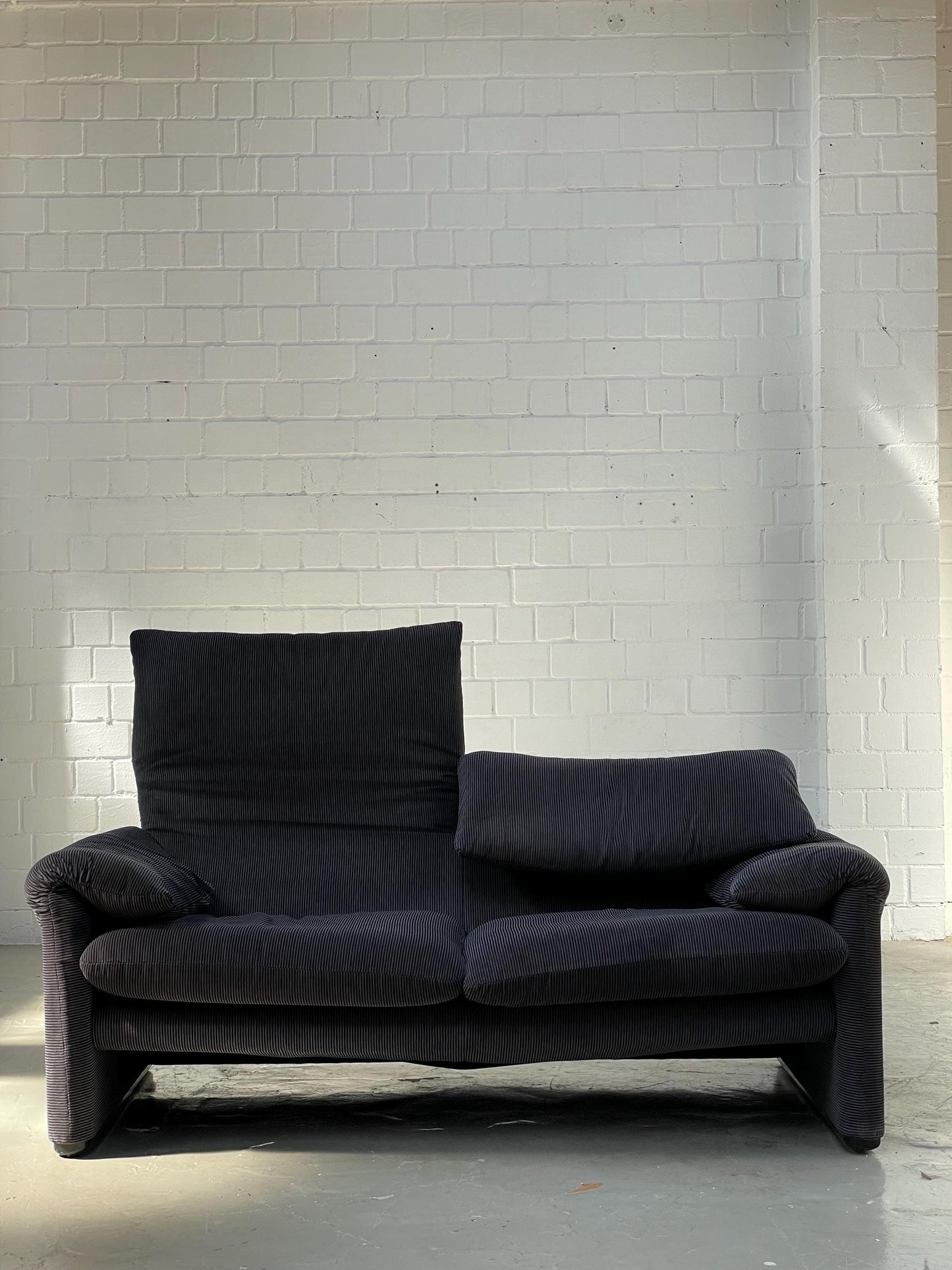 Vintage Sofa Maralunga von Vico Magistretti für Cassina gestreift schwarz anthrazit