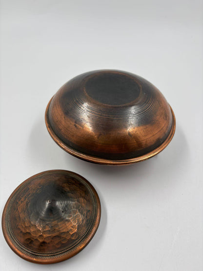 Vintage Schale mit Deckel Kupfer Patina von Pre-Loved