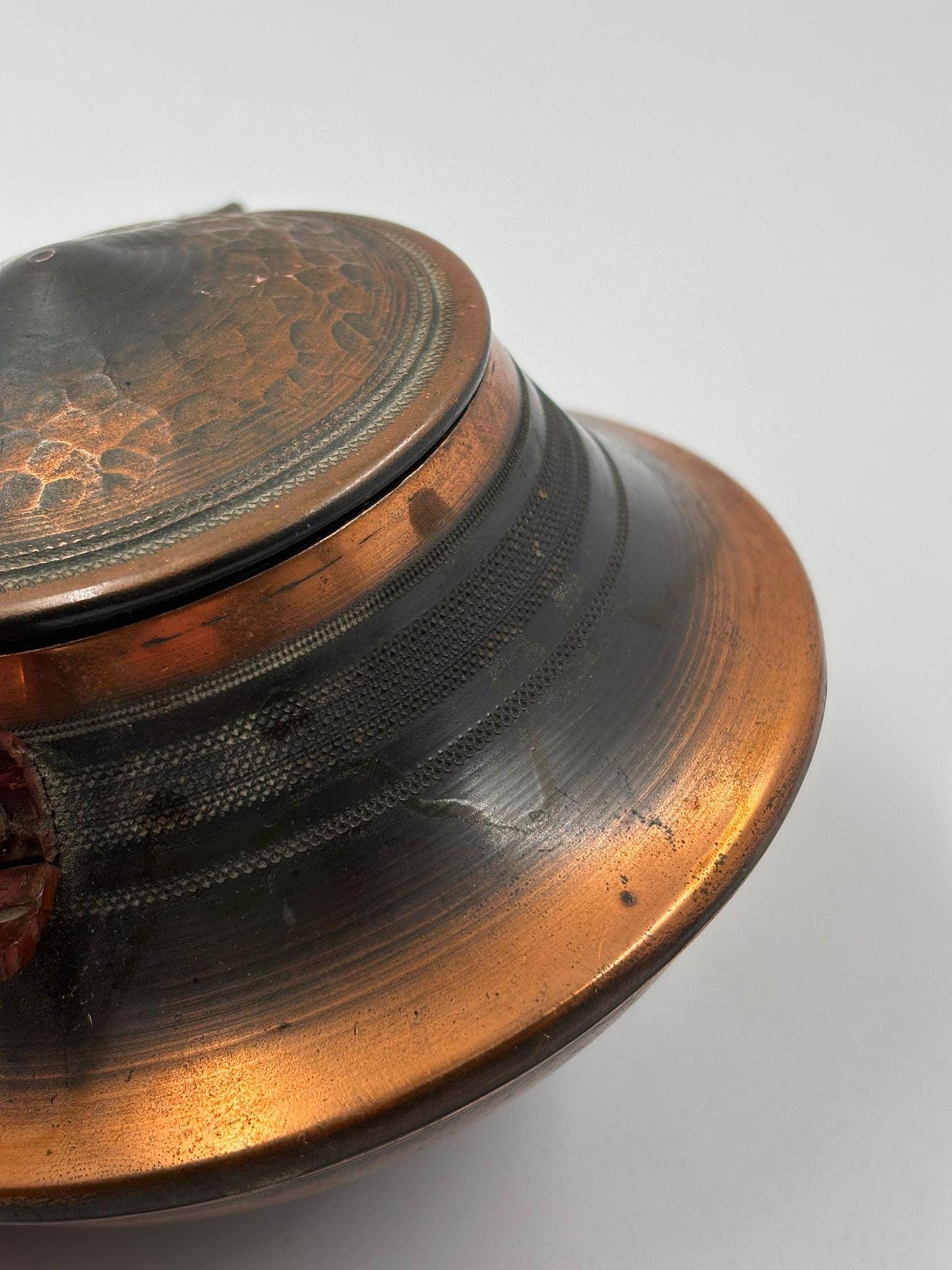 Vintage Schale mit Deckel Kupfer Patina von Pre-Loved