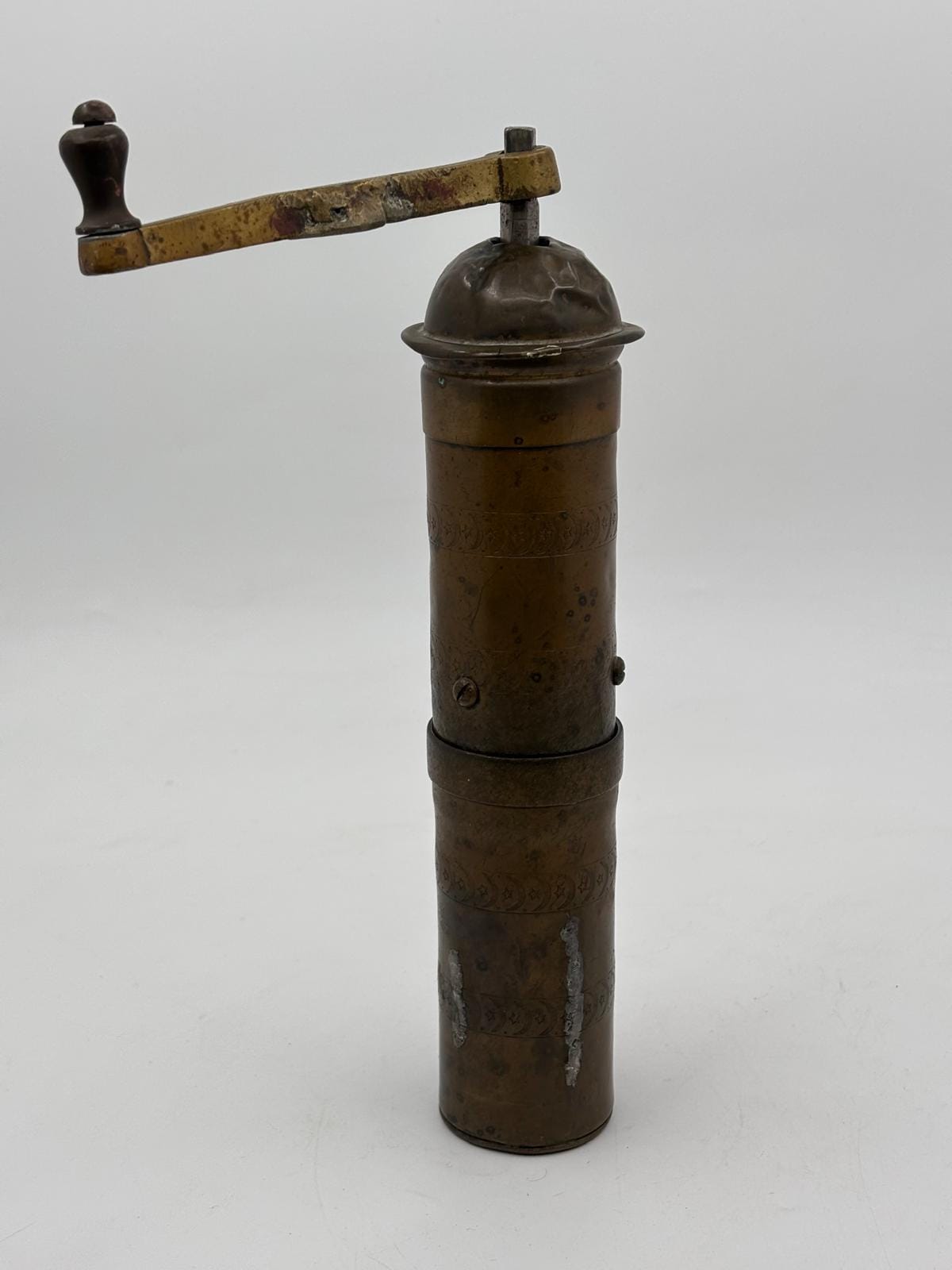 Vintage Kaffeemühle osmanisch Messing mit Mond und Stern stark gebraucht