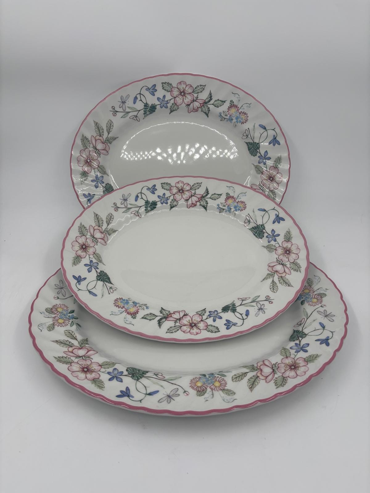 Vintage Teller Set von 3 von Wood und Sons England mit Blumenmuster