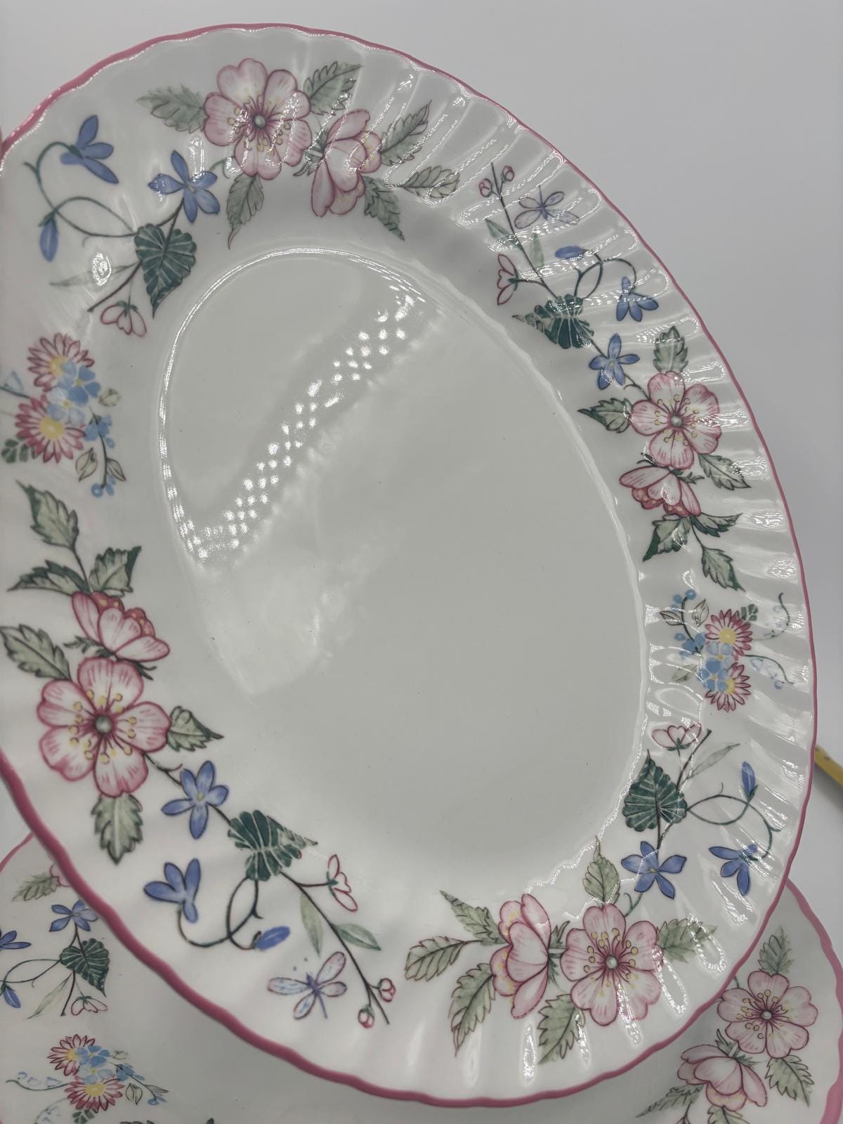 Vintage Teller Set von 3 von Wood und Sons England mit Blumenmuster