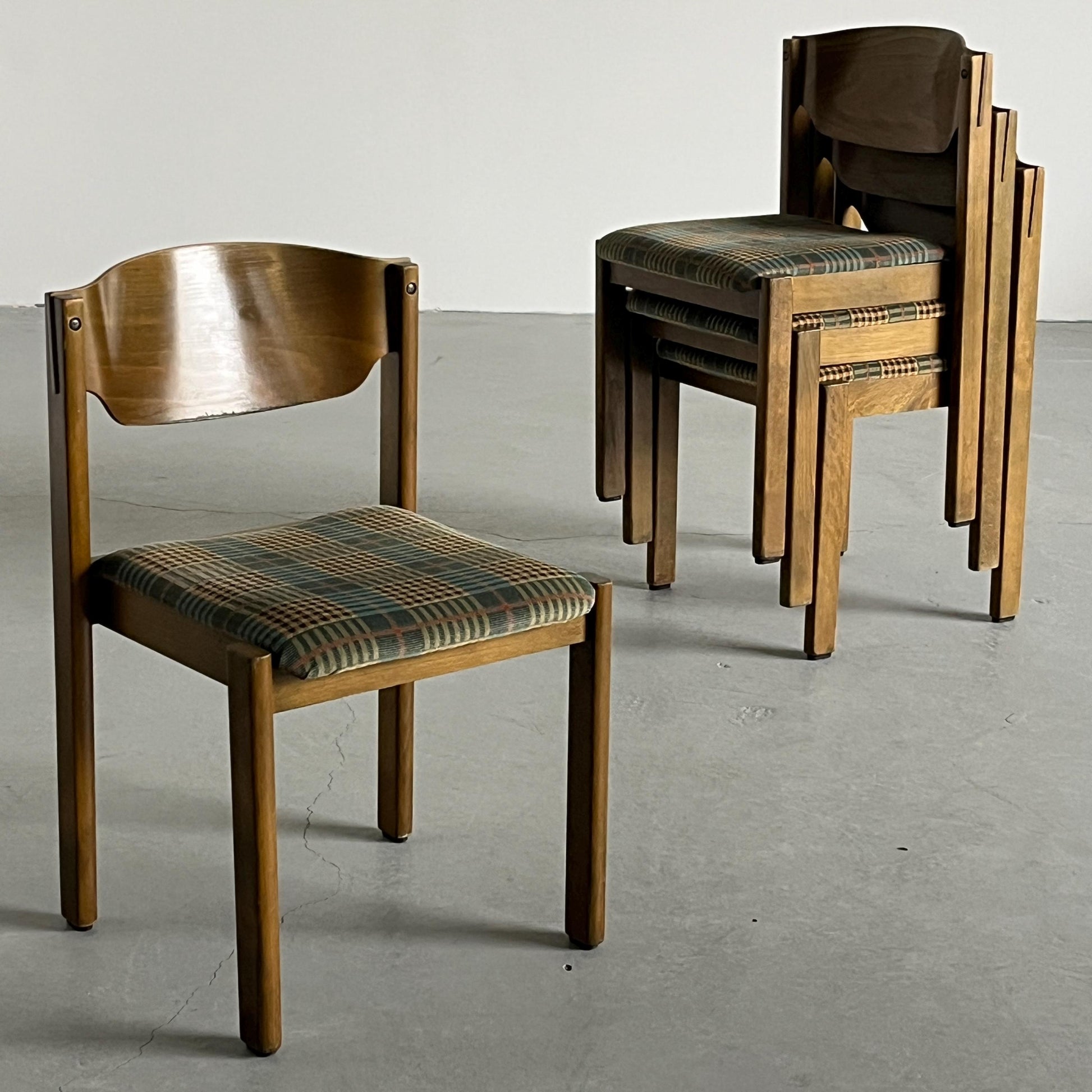 Vintage Stapelstuhl Set von 4 im Stil von Roland Rainer