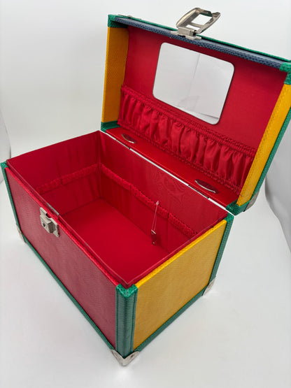 Vintage Kosmetikbox mit Spiegel in bunten Farben