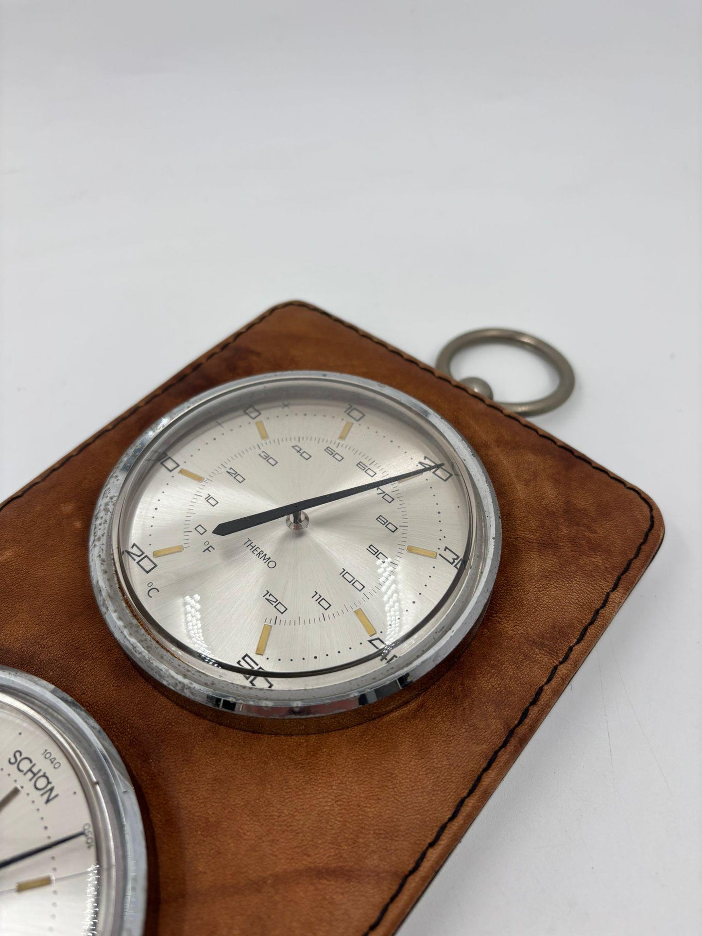 Vintage Wetterstation FYGIO auf Kunstlederplatte von FYGIO