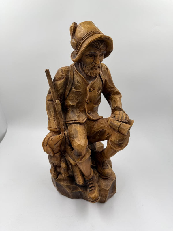 Vintage Holzfigur Bauer mit Korb und Hut handgeschnitzt, groß