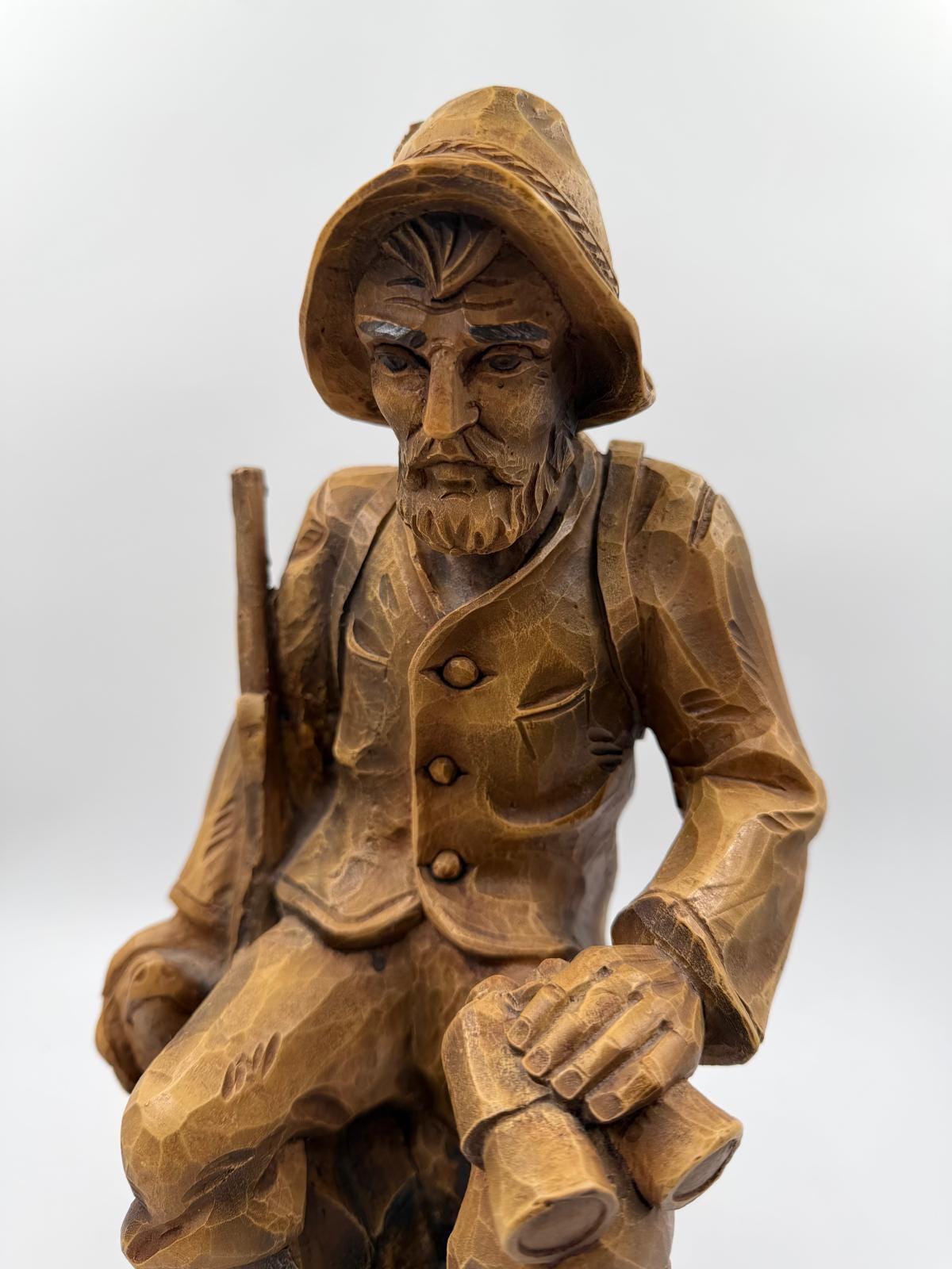 Vintage Holzfigur Bauer mit Korb und Hut handgeschnitzt, groß