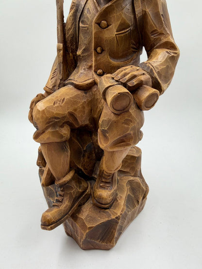 Vintage Holzfigur Bauer mit Korb und Hut handgeschnitzt, groß