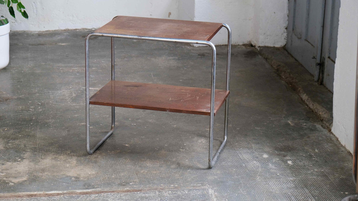 Vintage Beistelltisch Bauhaus mit braunen Holzablagen