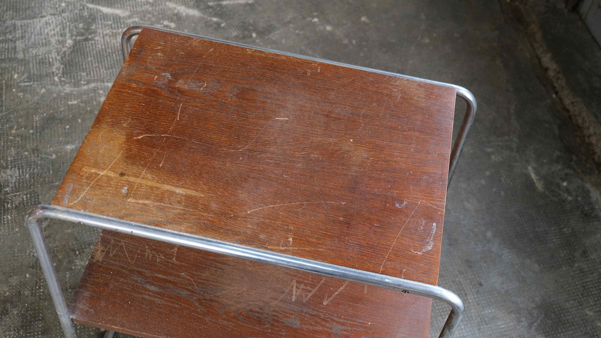 Vintage Beistelltisch Bauhaus mit braunen Holzablagen