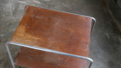 Vintage Beistelltisch Bauhaus mit braunen Holzablagen