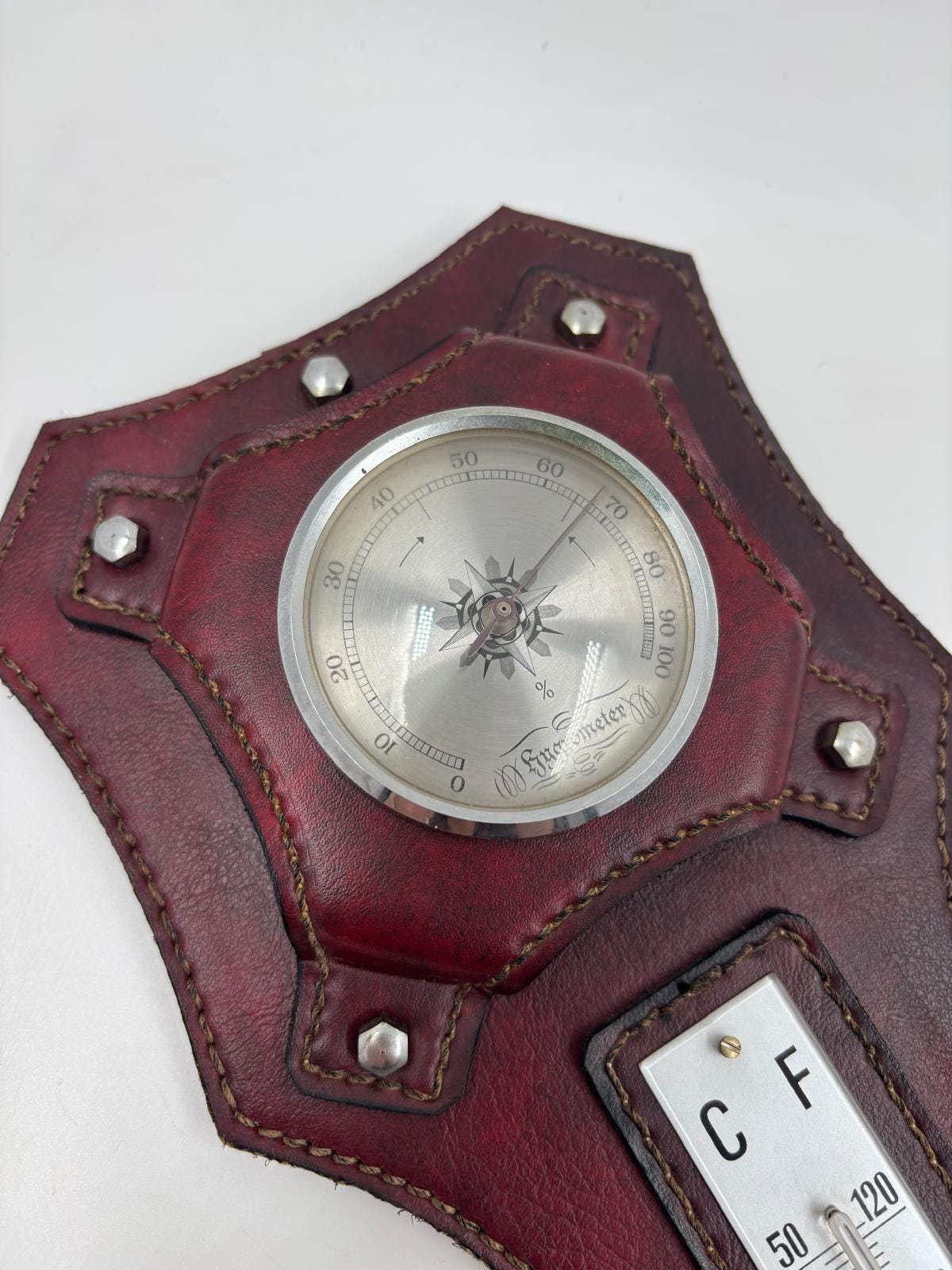 Vintage Wetterstation Barometer von gotischer Look auf Kunstleder