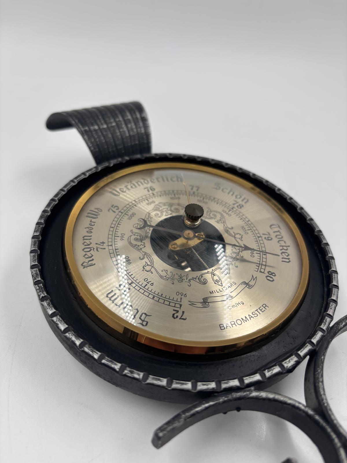 Vintage Wandbarometer Baromaster von Baromaster mit Schmiedeeisen-Halterung