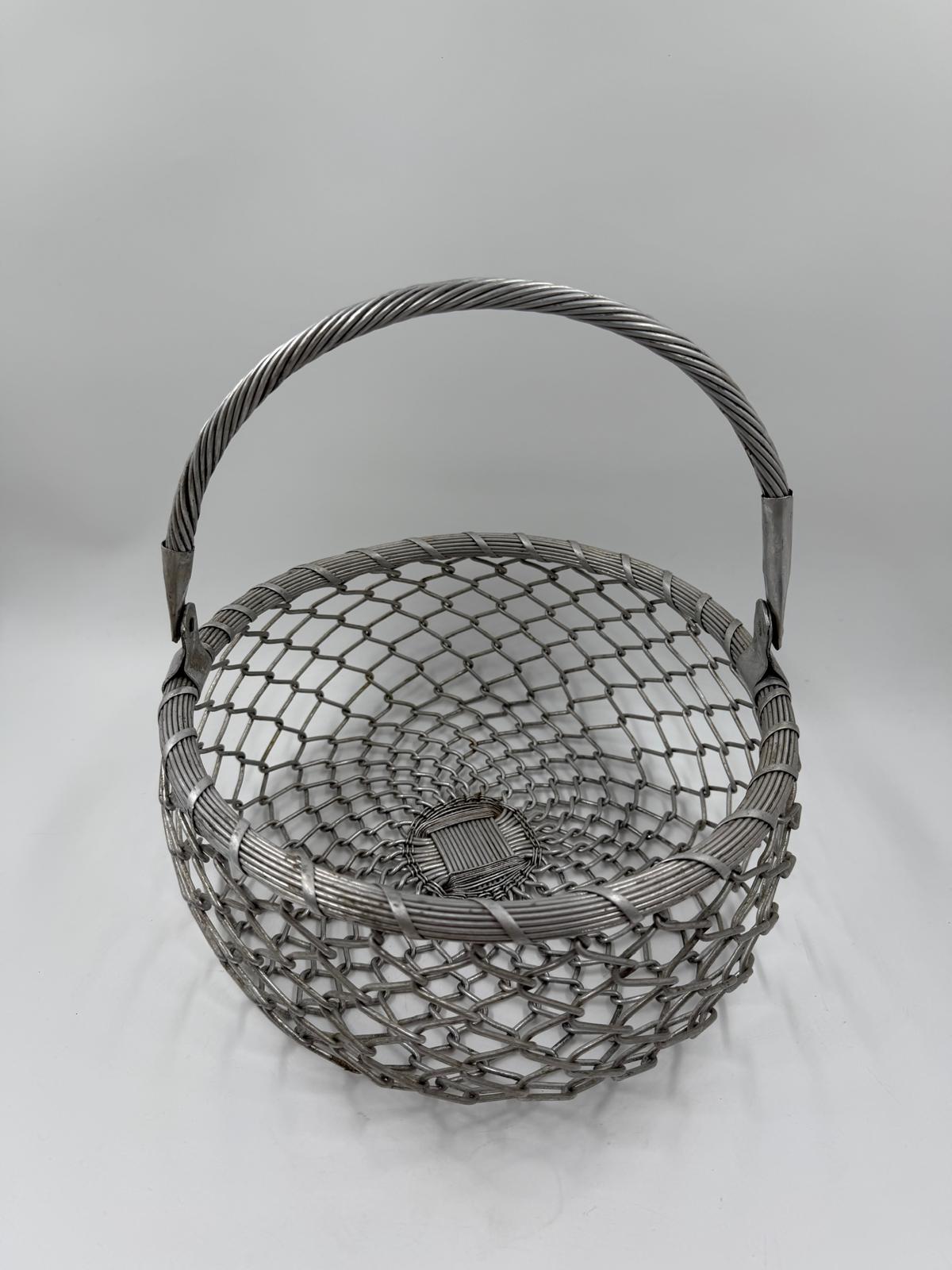 Vintage Wanddekoration Metallkorb Aluminium von Handemacht